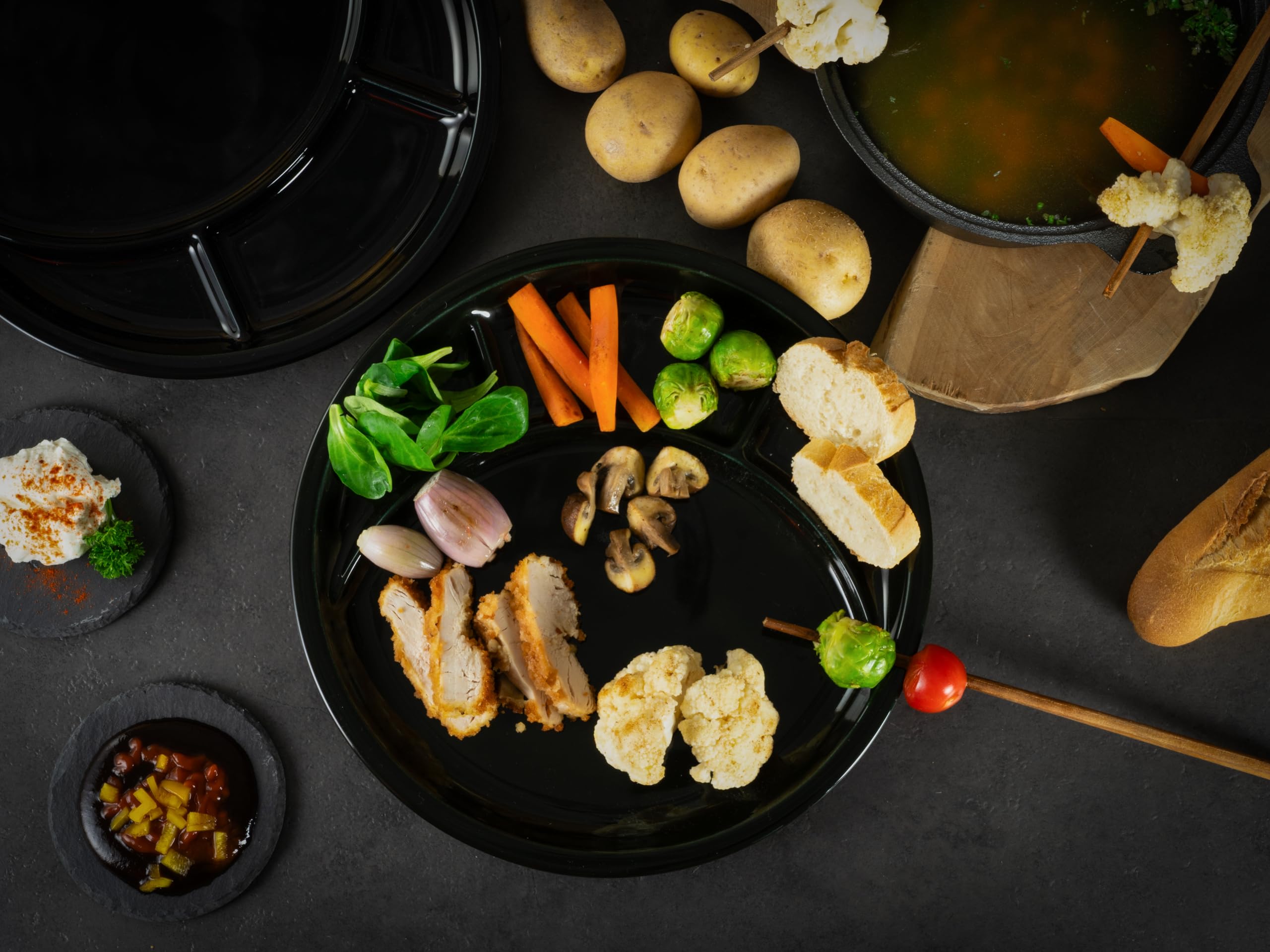 Creatable, 22921, Série Assiette à fondue et gril UNIVERSAL NOIR, Set de vaisselle, Assiette à fondue 4 pièces