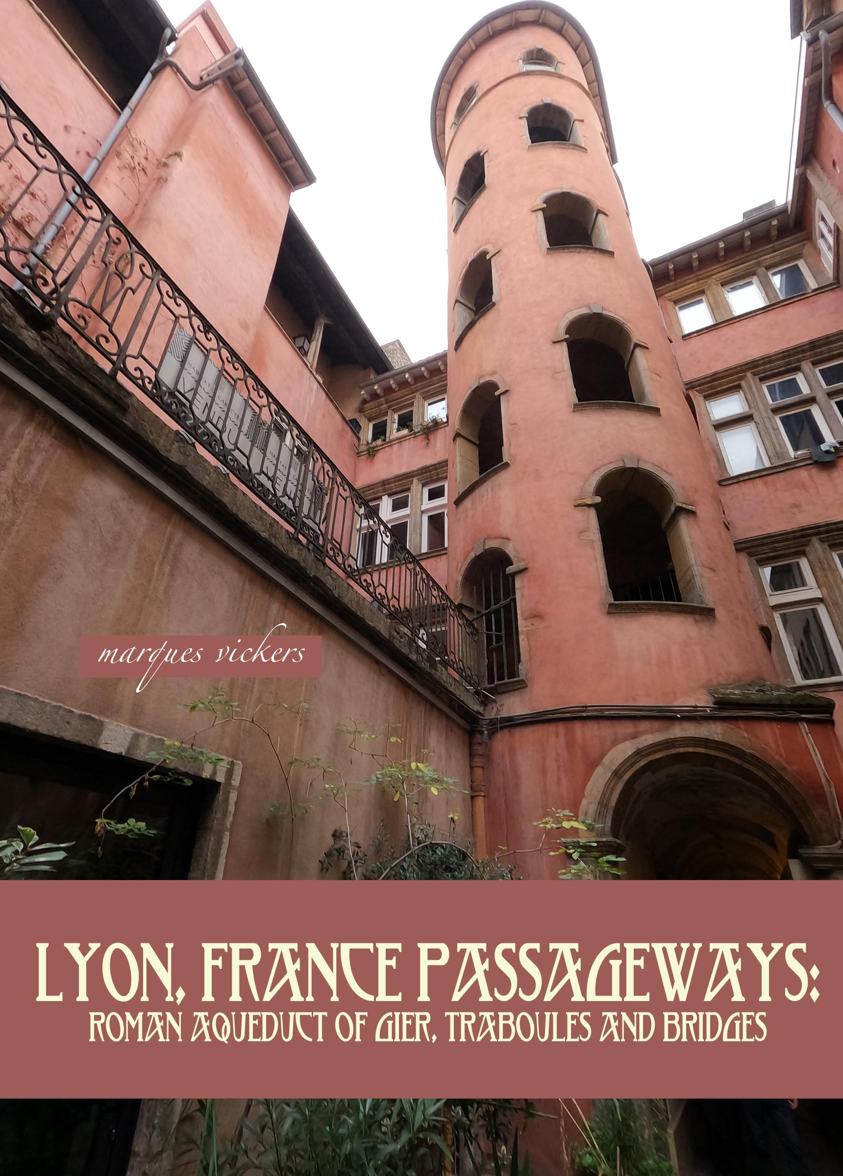 Comprendre l'aqueduc de Gier et les traboules de Lyon : le guide pour passionnés d'histoire