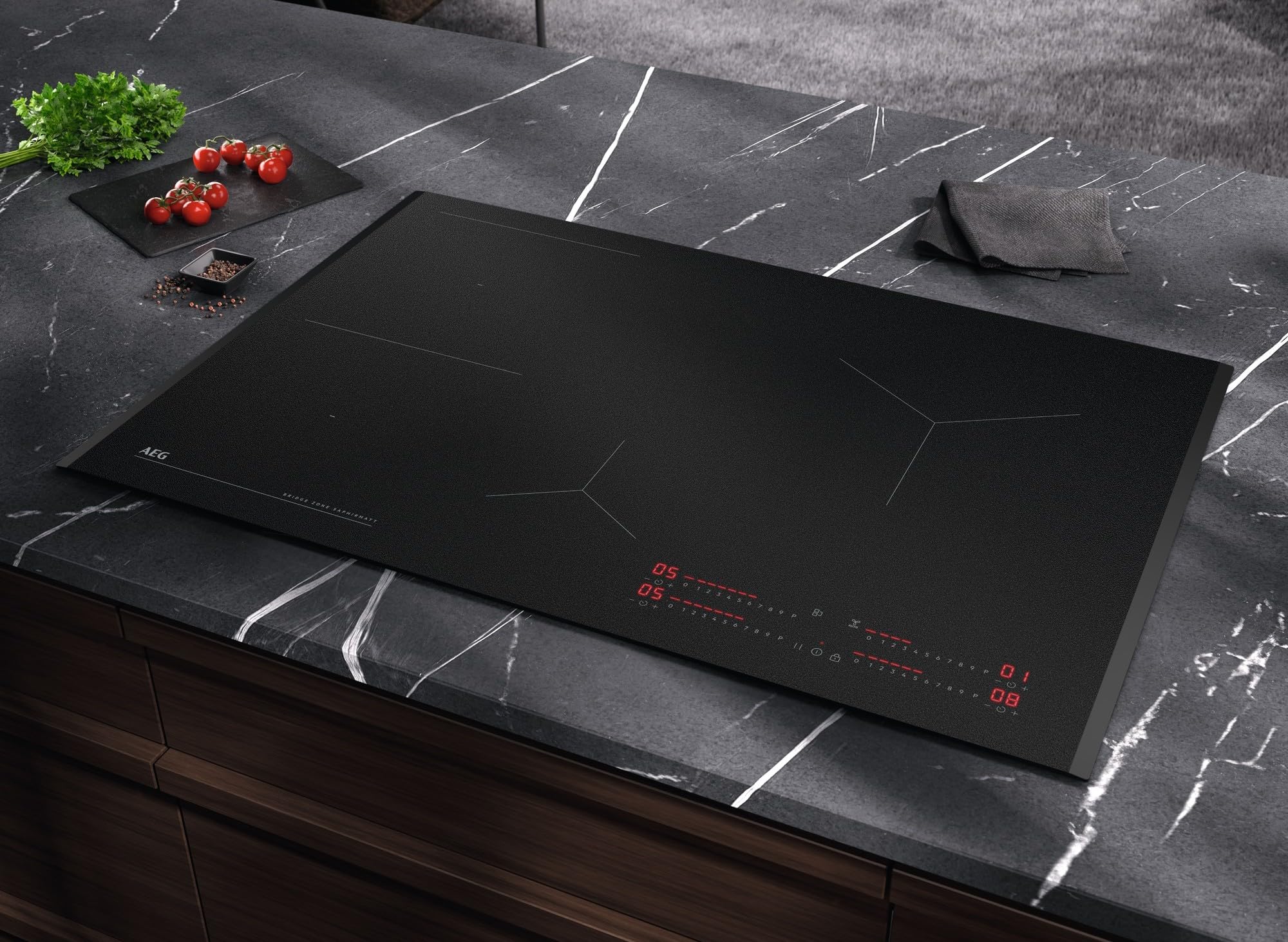 AEG Induktionskochfeld 80 cm SaphirMatt Testsieger ETM TII84B0FFZ | Bis zu 10x weniger sichtbare Kratzer, resistent gegen Fingerabdrücke, Made in Germany, schnelles Aufheizen mit PowerBoost