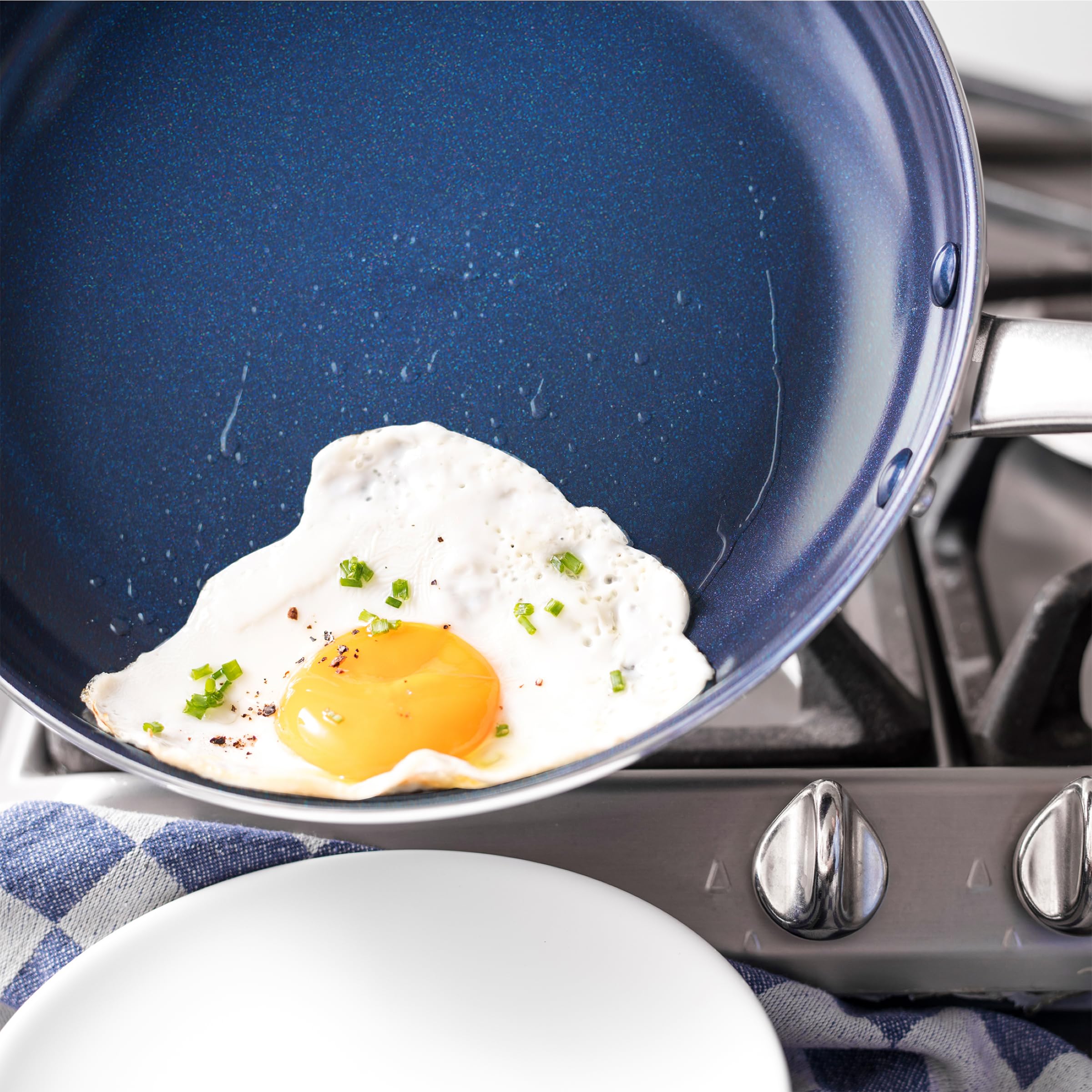 Blue Diamond Cookware Set di Pentole e Padelle Antiaderenti in Ceramica Infusa Diamante da 5 pezzi, senza PFAS, a Induzione, Lavabile in Lavastoviglie, Sicuro al Forno, Argento