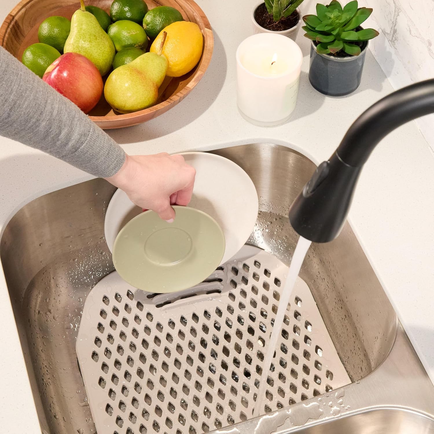 Clorox KeptClean Kitchen Sink Organization Refresh Set – Mat with Rinse Rack That Lifts/Folds to Dispose Food Debris, 10 Garbage Disposal Deodorizing Beads, Sink Strainer to Prevent Drain Clogs