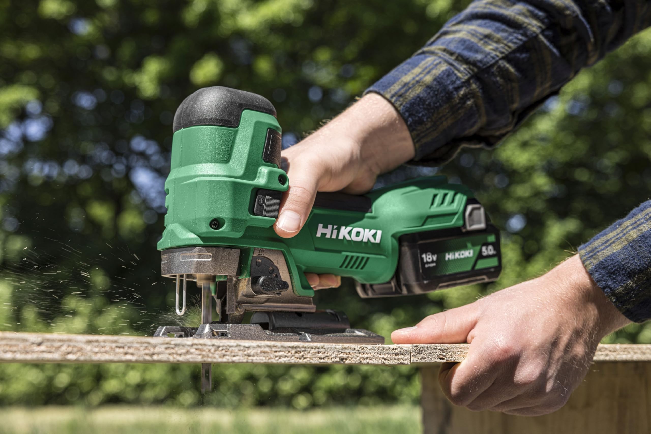 HiKOKI CJ18DBW2Z Scie Sauteuse Sans Fil 18V, Pendulaire, Coupe Bois 135 mm | Livrée en mallette avec lame, sans batterie ni chargeur, coupe onglet 45°, changement de lame rapide et éclairage LED