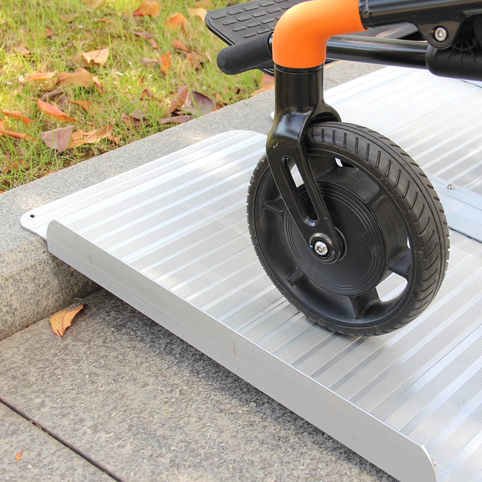 Ruedamann 3'L×28.7" W Aluminum Folding Threshold Ramp,Holds up to 600