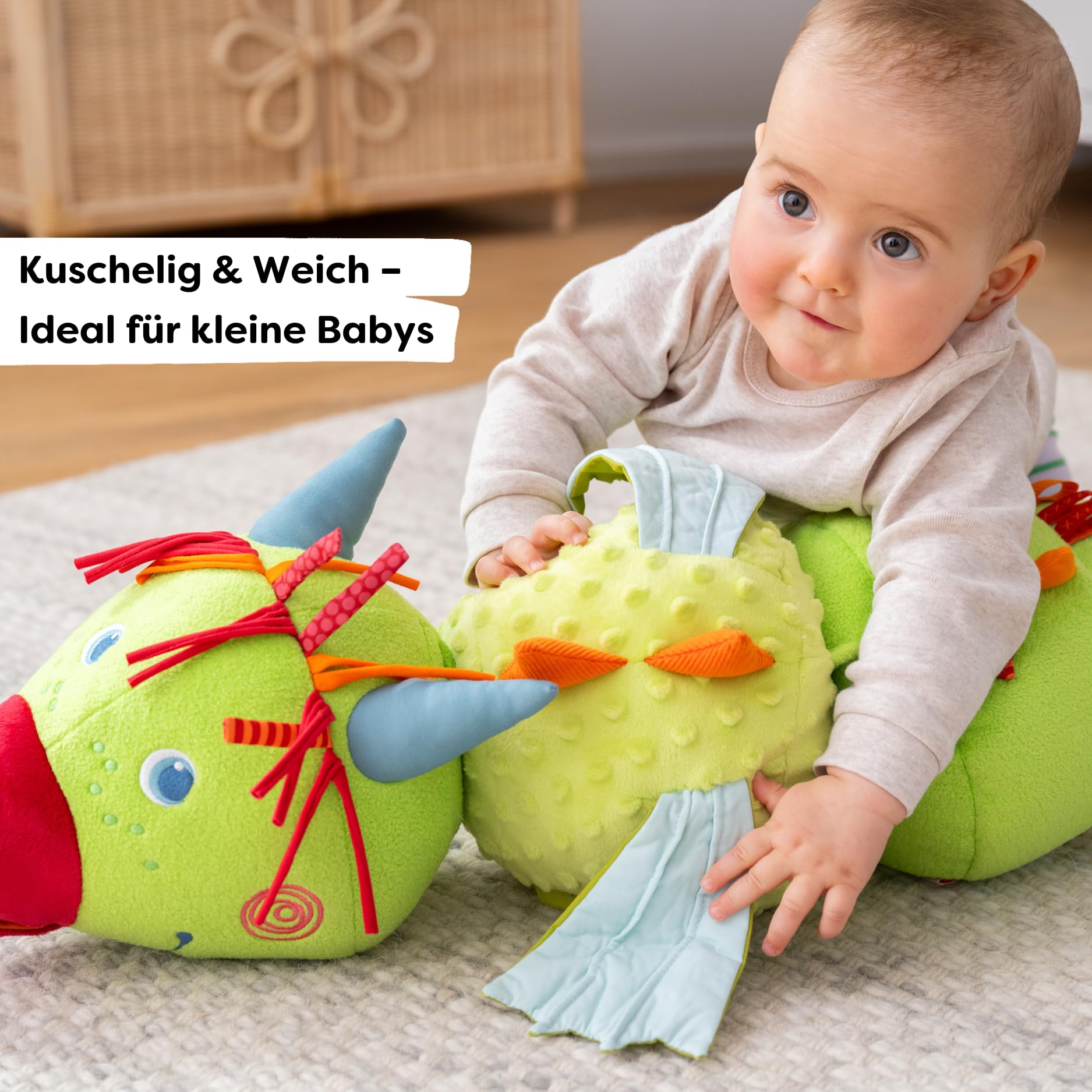 HABA Entdeckertier Drache Rudy – Plüschdrache mit akkustischen & haptischen Elementen, Rassel, Quietsche und Spiegel, Kuscheltier für Kinder ab 6 Monaten – 2012334001