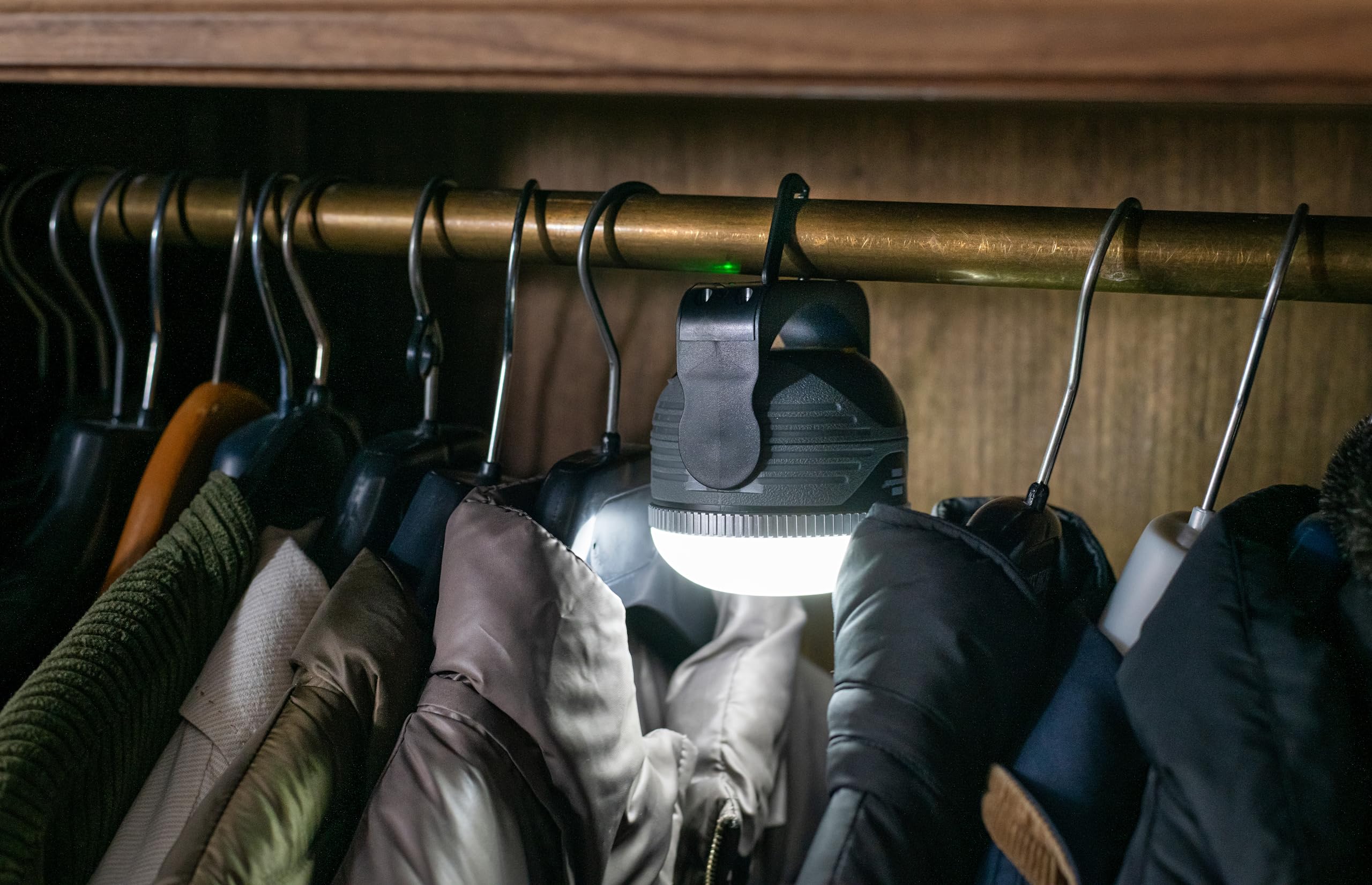 Brennenstuhl Lampe Portable LED Polyvalente Rechargeable OLI 310AB 350 lumen, Avec Haut-Parleur Bluetooth® (Lampe Camping Aimanté, Crochet et Prise-Chargeur USB, Fonction Powerbank (IP44)