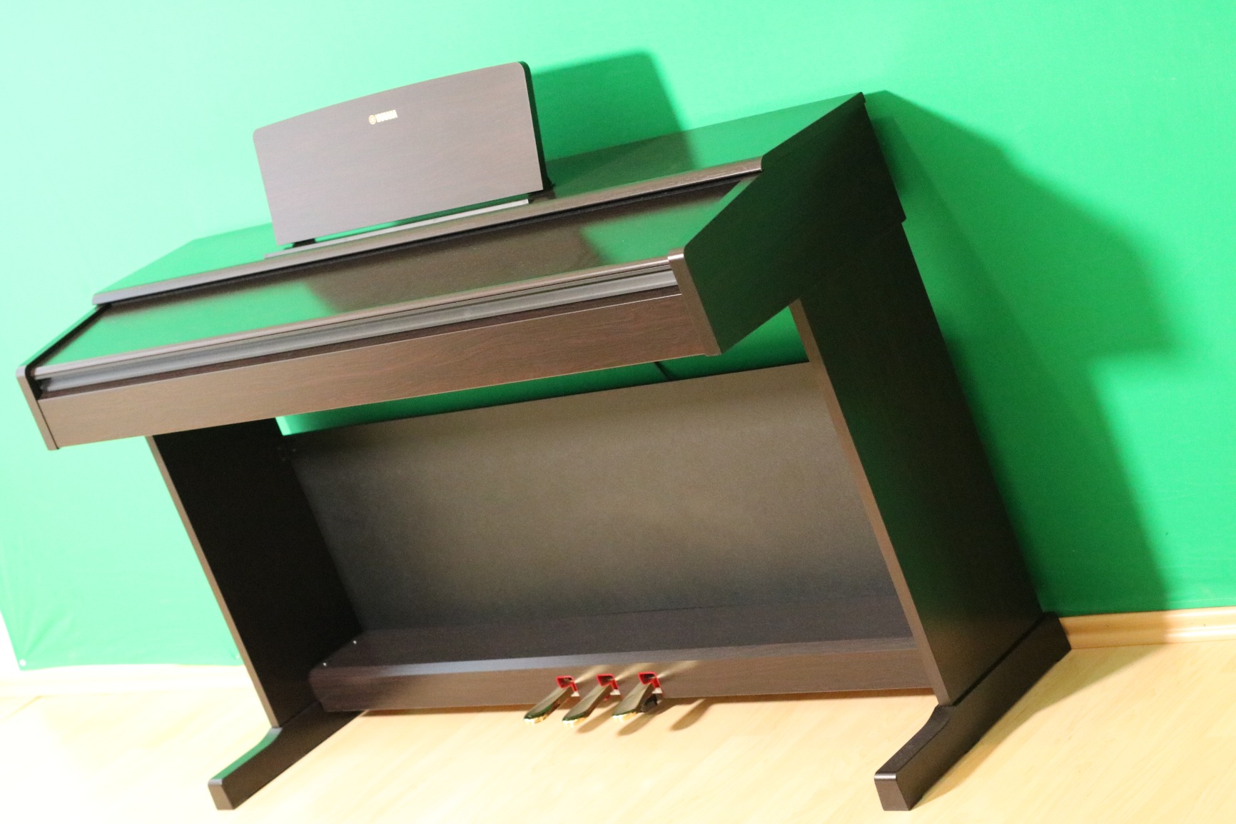 Klavier lernen mit dem Yamaha Arius Digital Piano YDP-144R, Dunkles Rosenholz