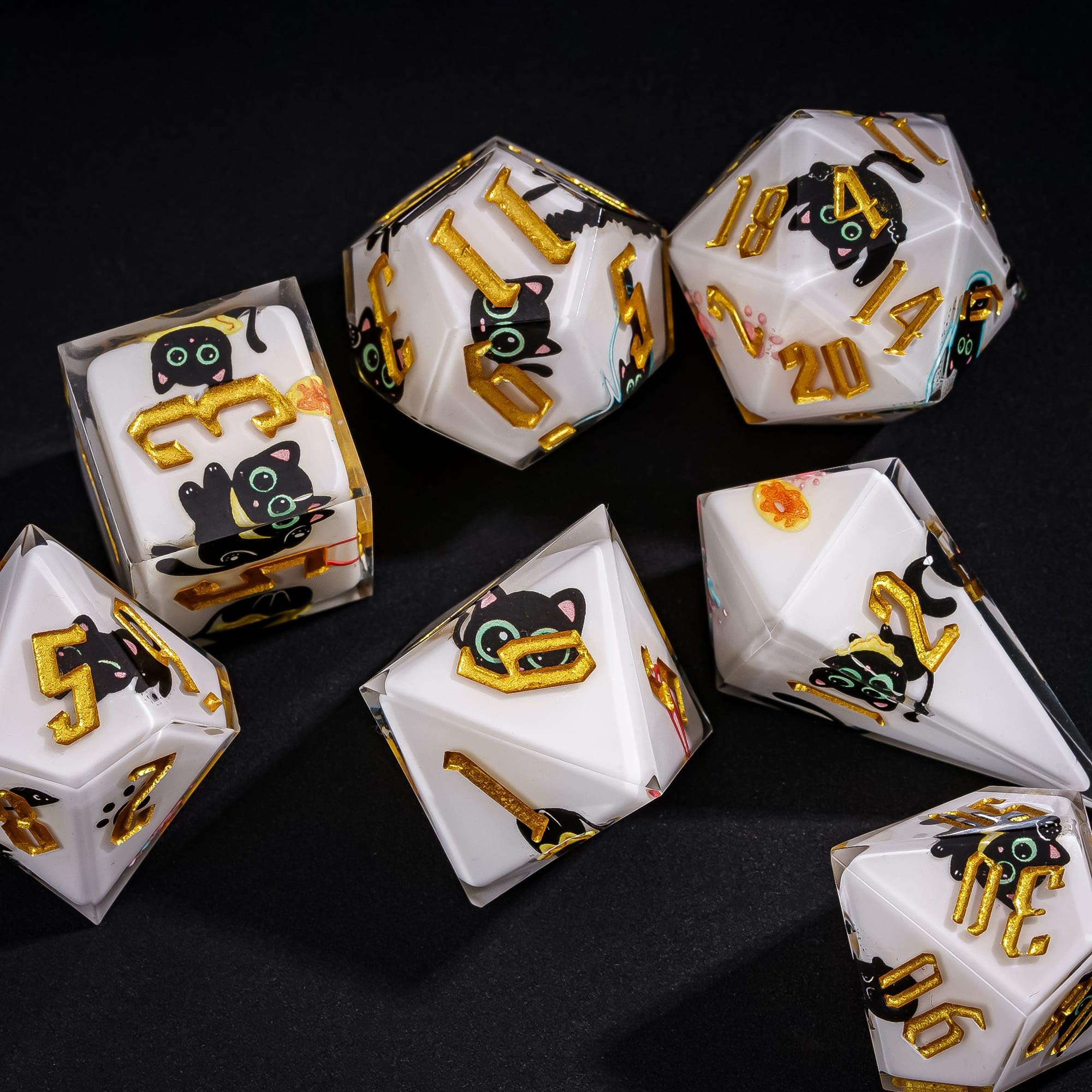 Cusdie Juego de dados DND de borde afilado de 7 piezas, bonitas calcomanías