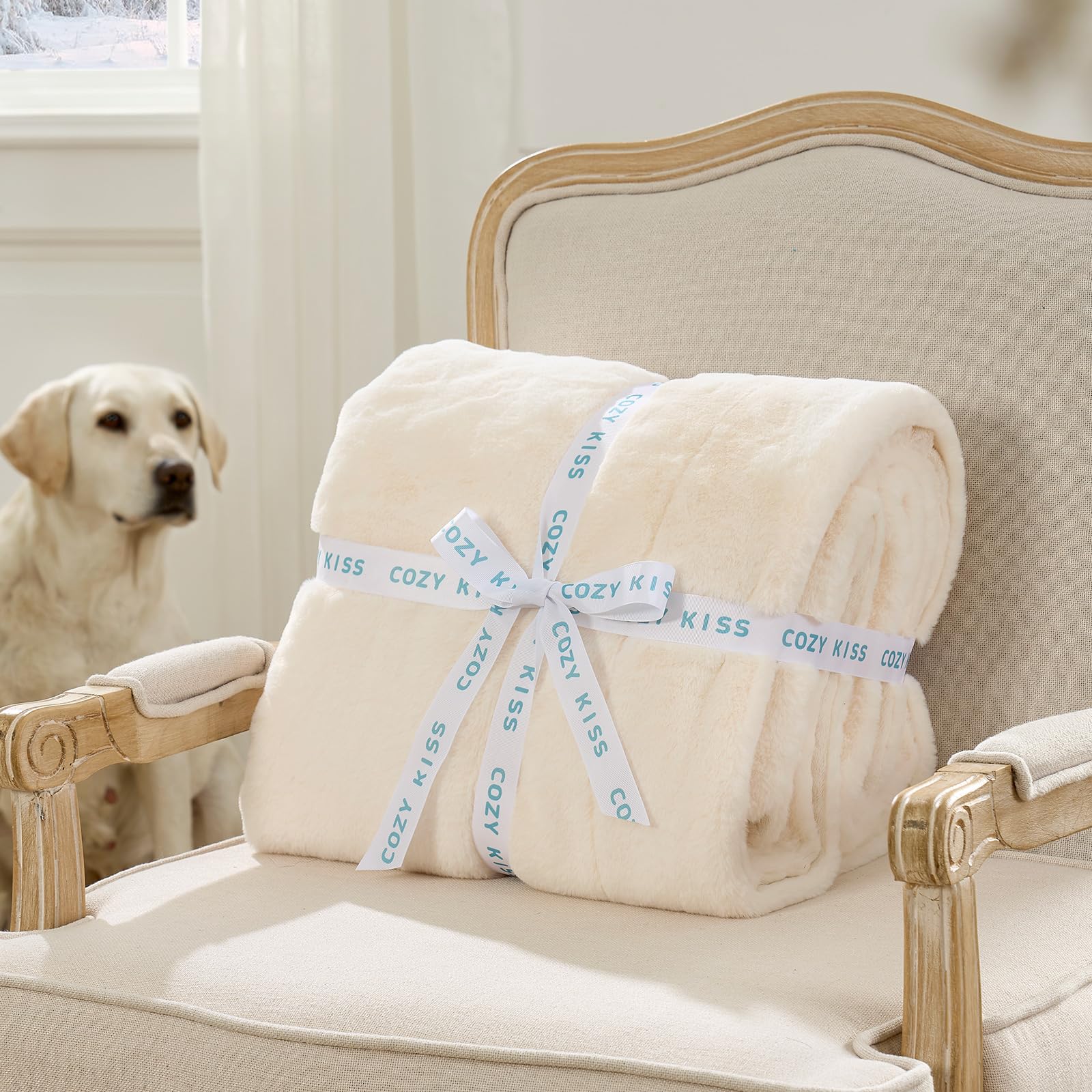 COZY KISS Manta Impermeable de Piel Sintética, Manta para sofá, Cama y Asiento Trasero del Coche, Cubierta Protectora para Mascotas para Perro Grande o Gato, Reversible, Ultra Suave, 127x150cm, Beige