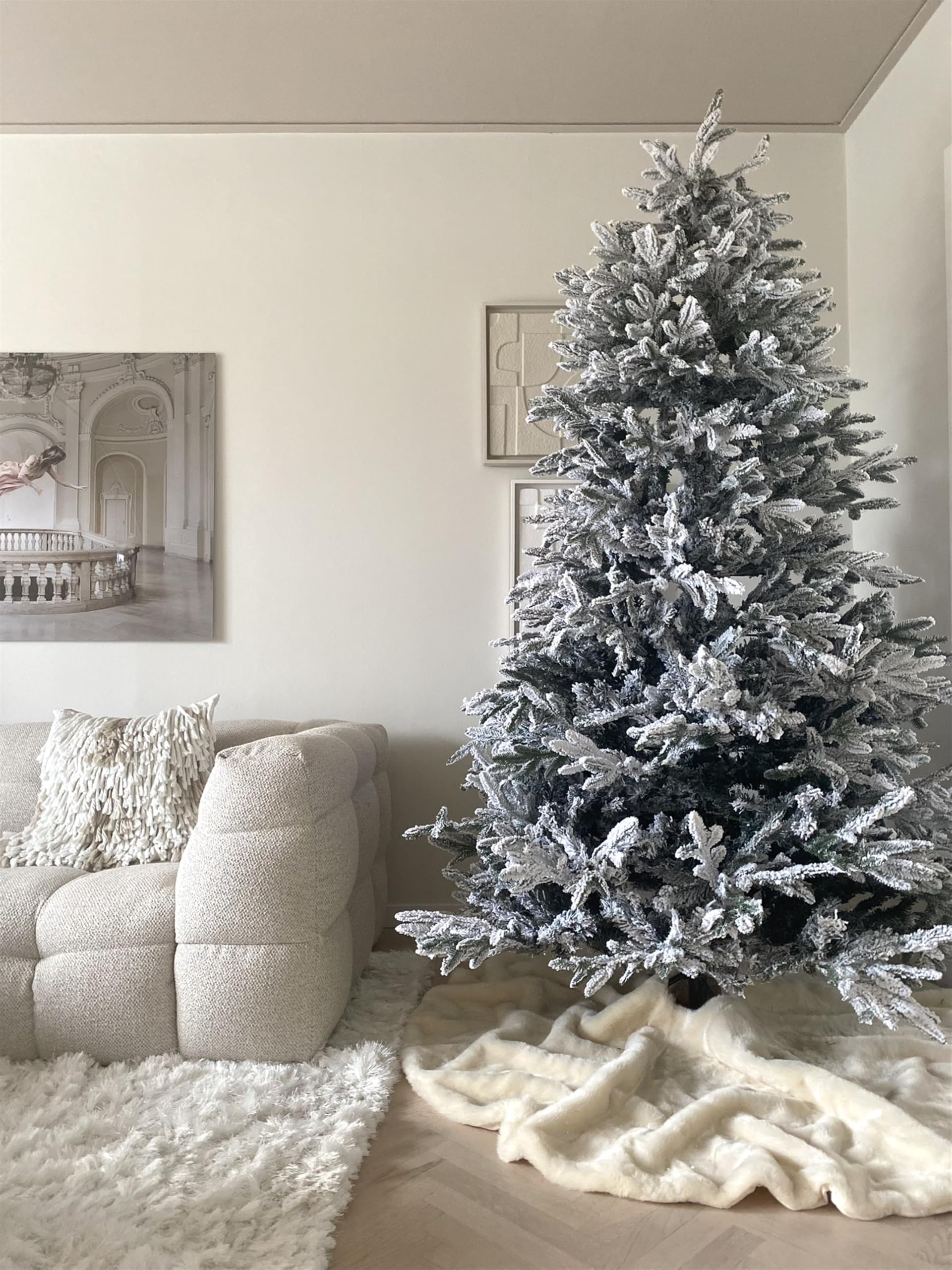 Sapin de Noël Artificiel Effet Neige 180 cm Aspect Naturel et Réaliste Parfait pour Tout Intérieur de Fêtes Beliani