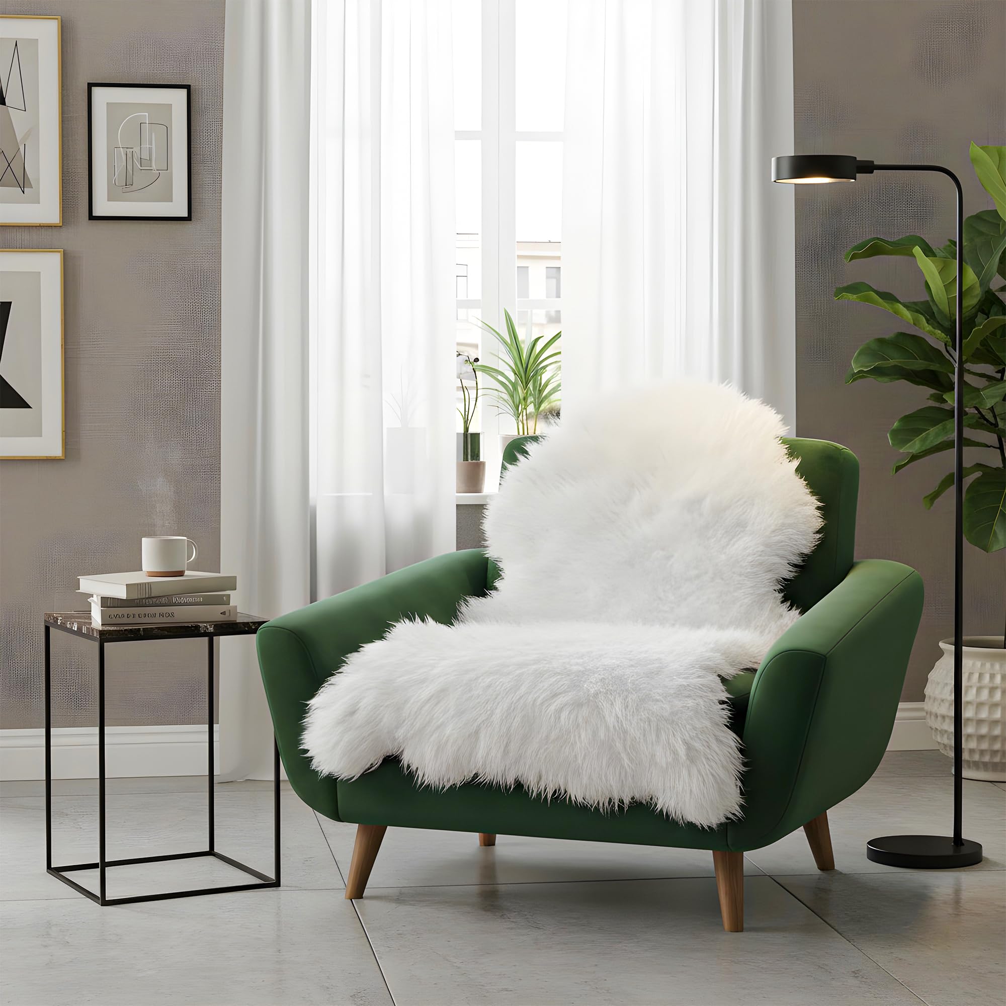 Echtes Schaffell Weiß Natur – Premium Lammfell Teppich, Kuschelig Weiches Fell, Wärmeisolierend & Atmungsaktiv – Deko, Sitzauflage für Sofa, Bett & Stuhl (L:100-110cm)