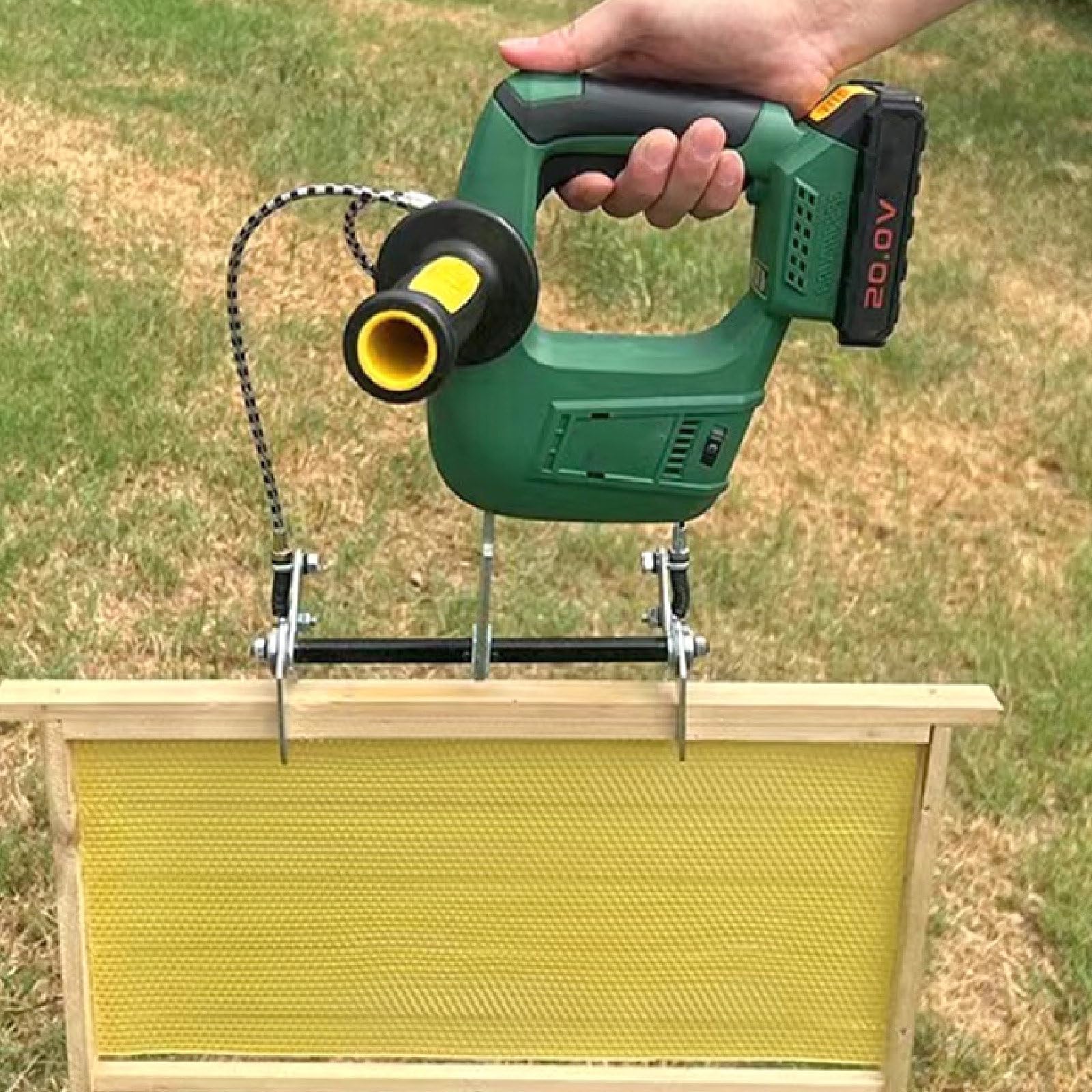 Elektrische Bienenentfernermaschine, 9 Gang verstellbar, Spannbereich 2,5–3 cm, inklusive 2 x 2000 mAh Akku und Imkerhandschuhen für effiziente Bienenstockwartung