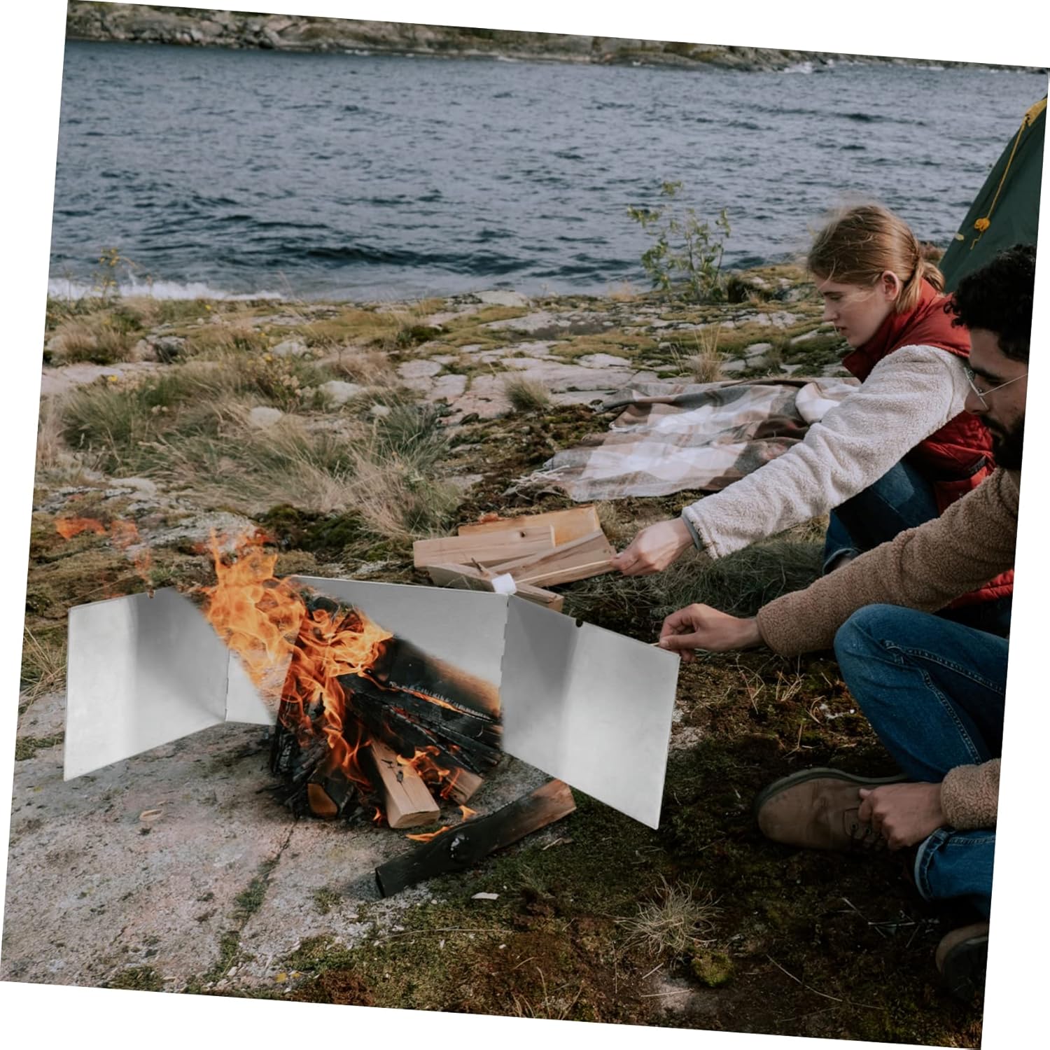 Camping Stove Plates Windscreen Fire Pit Cover Wind Board Stove Back Plate for Outdoor Cooking