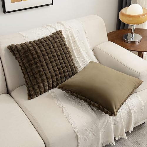 Miniatura 4 de FUTEI Juego de 2 fundas de almohada decorativas color marrón de 24 x 24 pulgadas, fundas de cojín cuadradas europeas, suave y esponjosa piel de