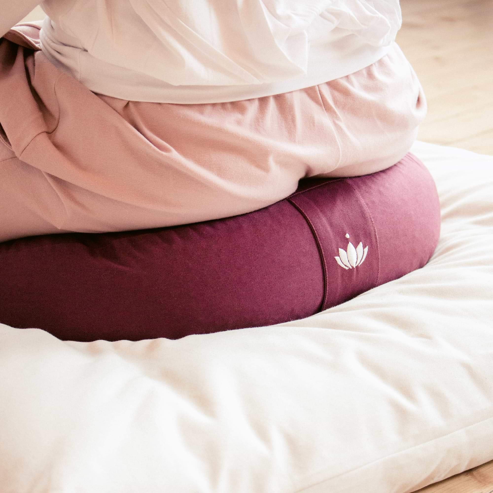 Lotuscrafts Zafu Coussin de méditation, Hauteur d'assise 15 cm, Modèle Zen Kapok Rond, Coussin de Yoga, Yoga Bolster, Housse en Coton Lavable, Remplissage kapok, Certifié GOTS