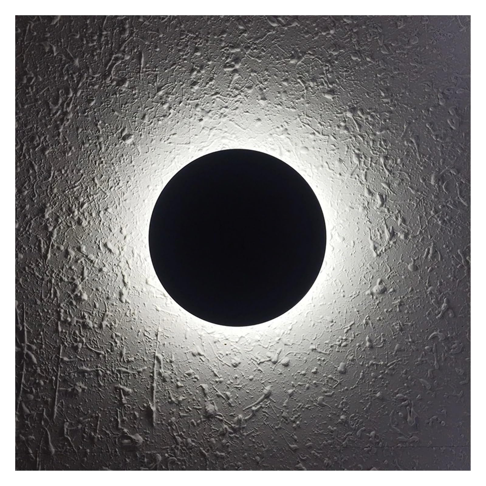 Appliques murales extérieures étanches pour illuminer et sécuriser votre jardin noir