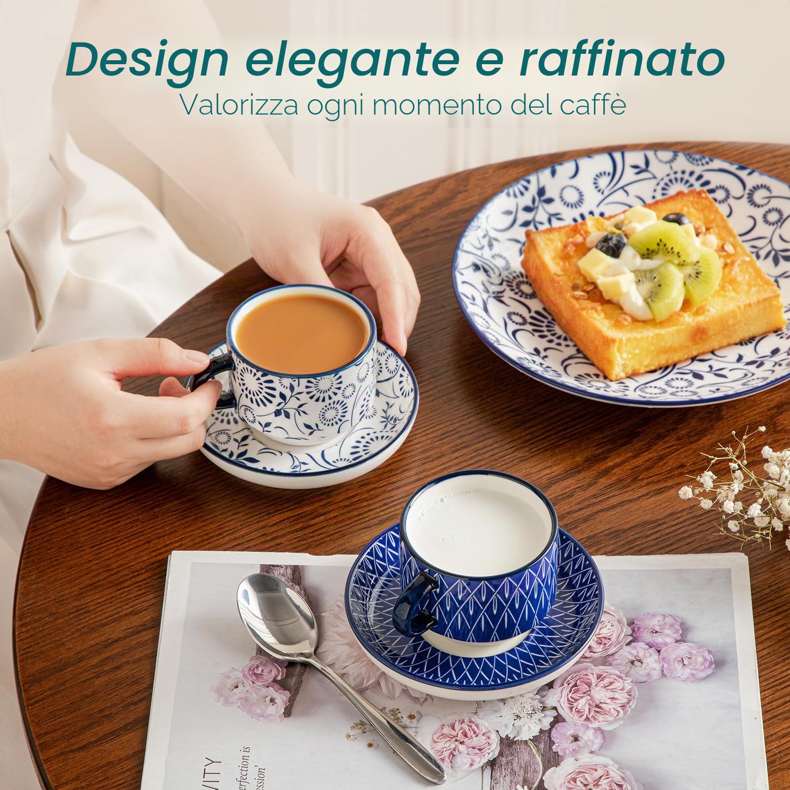 vancasso SELENE - Tazze da Caffè e Cappuccino con Piattino y Porta - 4 x 270 ml - Tazze da Colazione in Porcellana per Latte e Tè, Adatto a Lavastoviglie e Microonde - Vintage in Blu e Bianco