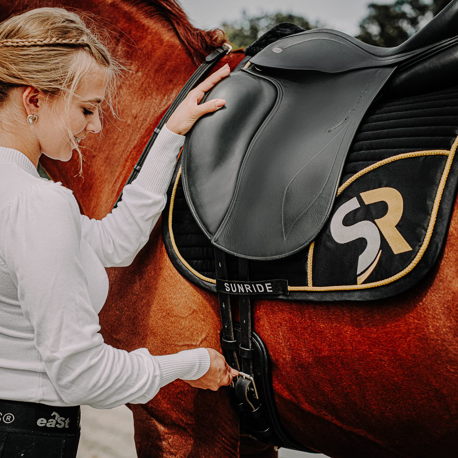 SUNRIDE Cincha Corta Monaco para Caballos de Cuero auténtico Suave con Anilla en D para riendas auxiliares (40 cm, Negro)