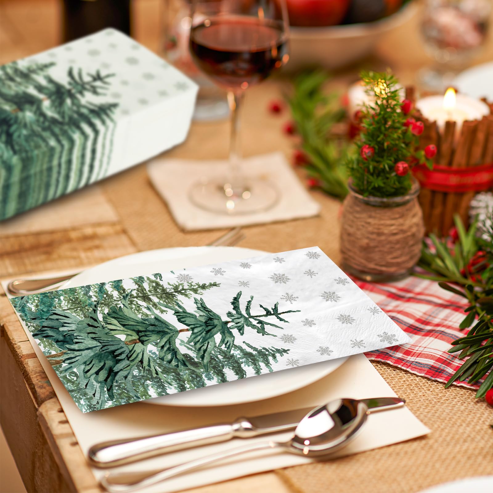 JarThenaAMCS 100 tovaglioli di carta usa e getta per ospiti di Natale, pini invernali, fiocchi di neve, tovaglioli di carta per cena di Natale, tovaglioli per feste invernali, decorazioni da tavola