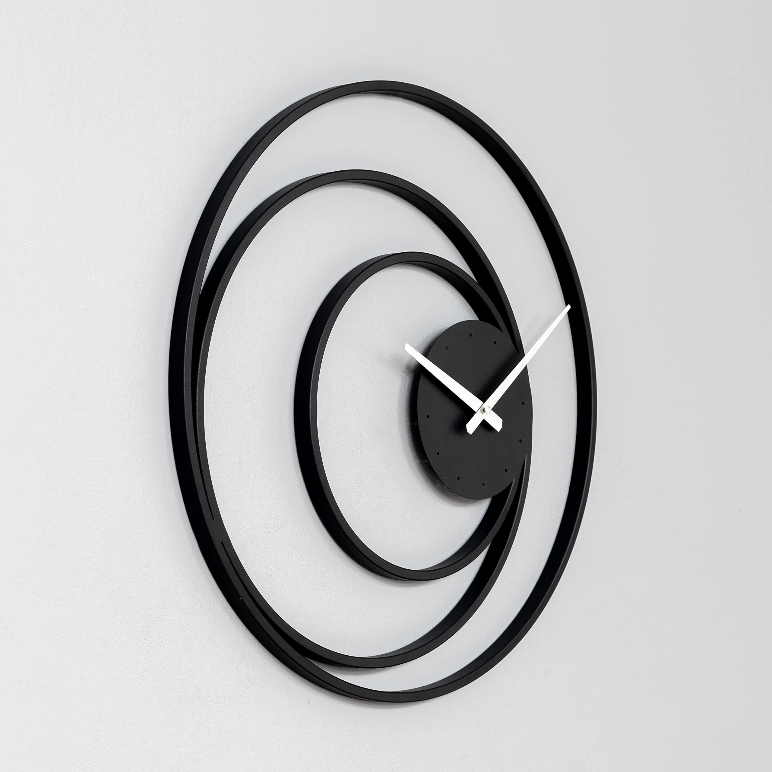 Grande orologio decorativo da parete in metallo, silenzioso, senza ticchettio, funzionamento a batteria, per soggiorno, cucina, camera da letto, ufficio, casa colonica, nero (70 cm)