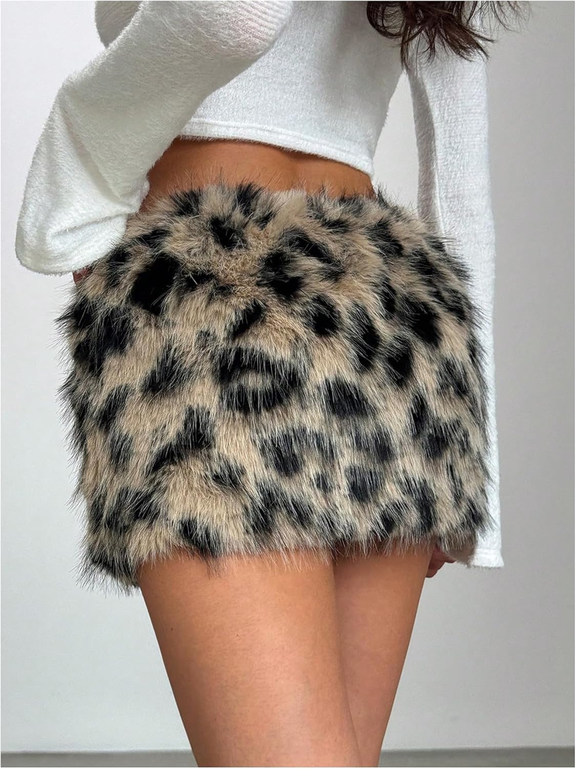 Floerns Women's Faux Fuzzy Fur Low Waist Mini Skirt Y2k Music Festival Bodycon Skirt - Image 5
