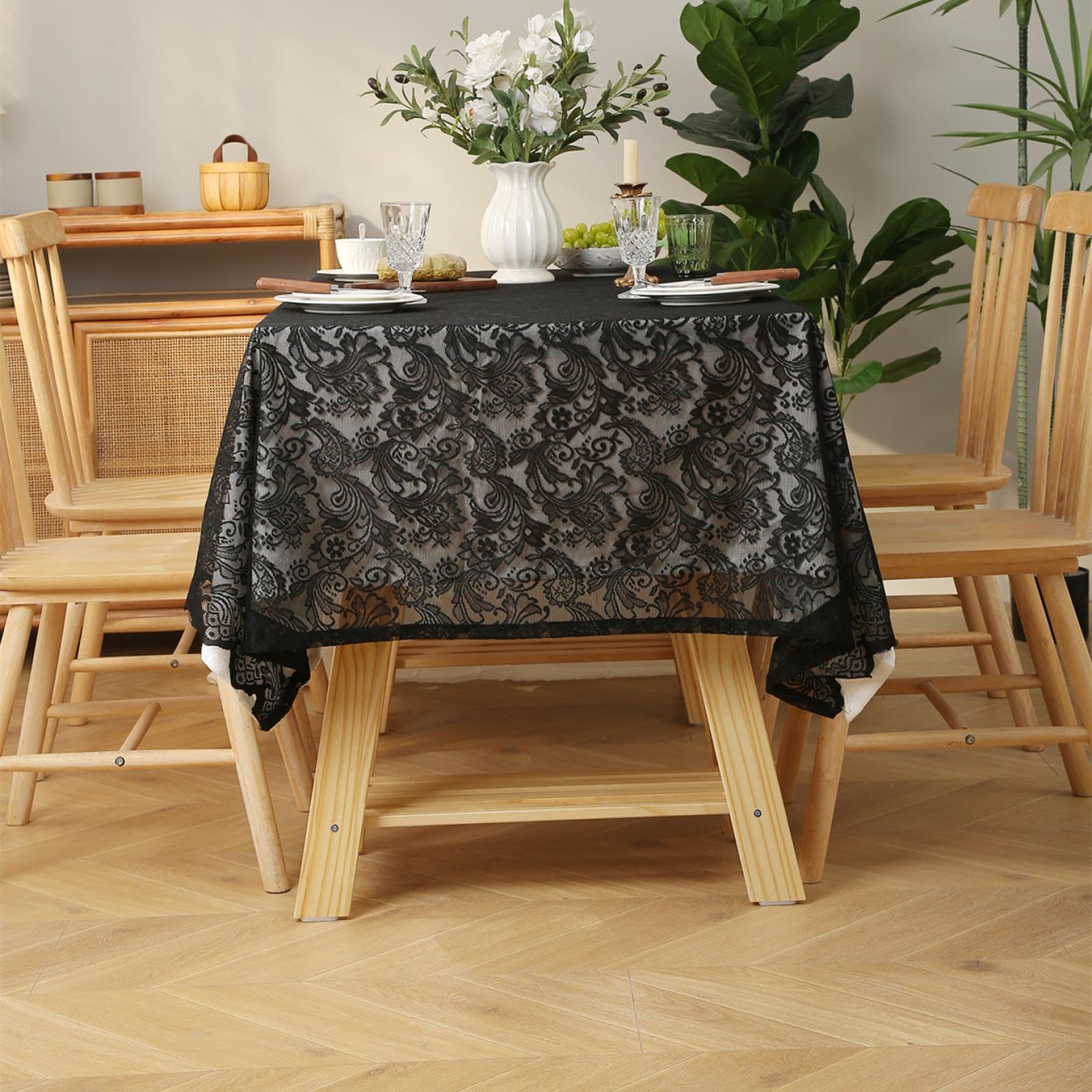 Nappe florale en dentelle noire, textile raffiné pour décoration de table chic