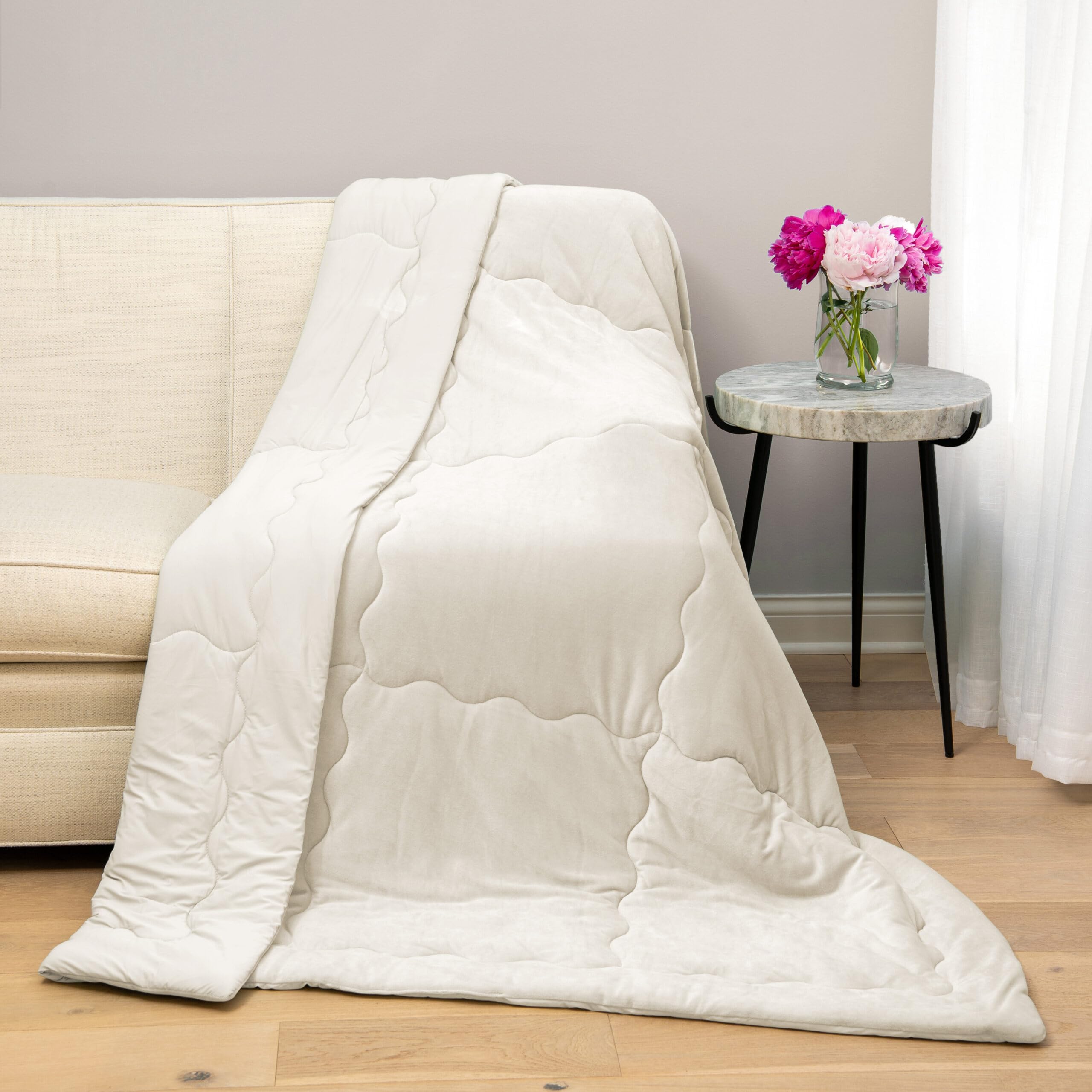 Amazon.com: Northwest HGTV Cooling Throw Blanket with Dual-Sided