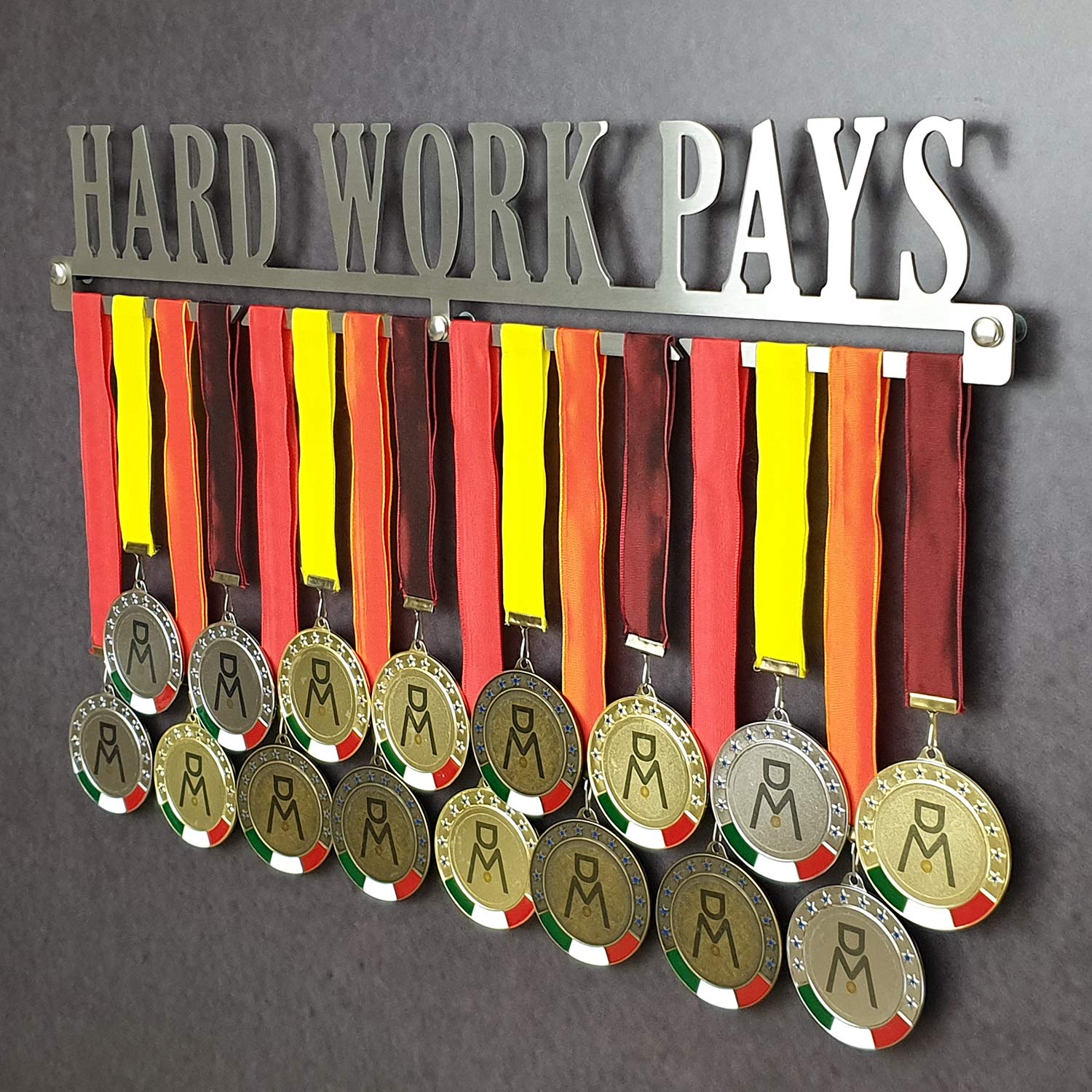 MEDALdisplay Hard Work Pays - Medaillen Aufhänger - Wandhalterung für Sportmedaillen - Medaillenhalter - Sport Medal Hanger - Gebürsteter Edelstahl - 100% Made in Italy