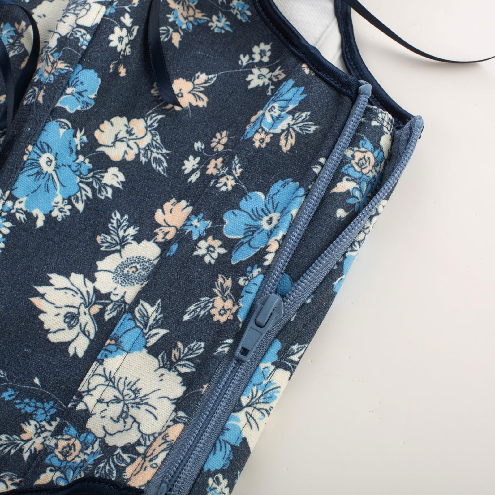 Scarlet Darkness, Corsé renacentista floral overbust con cordones y varillas para mujer