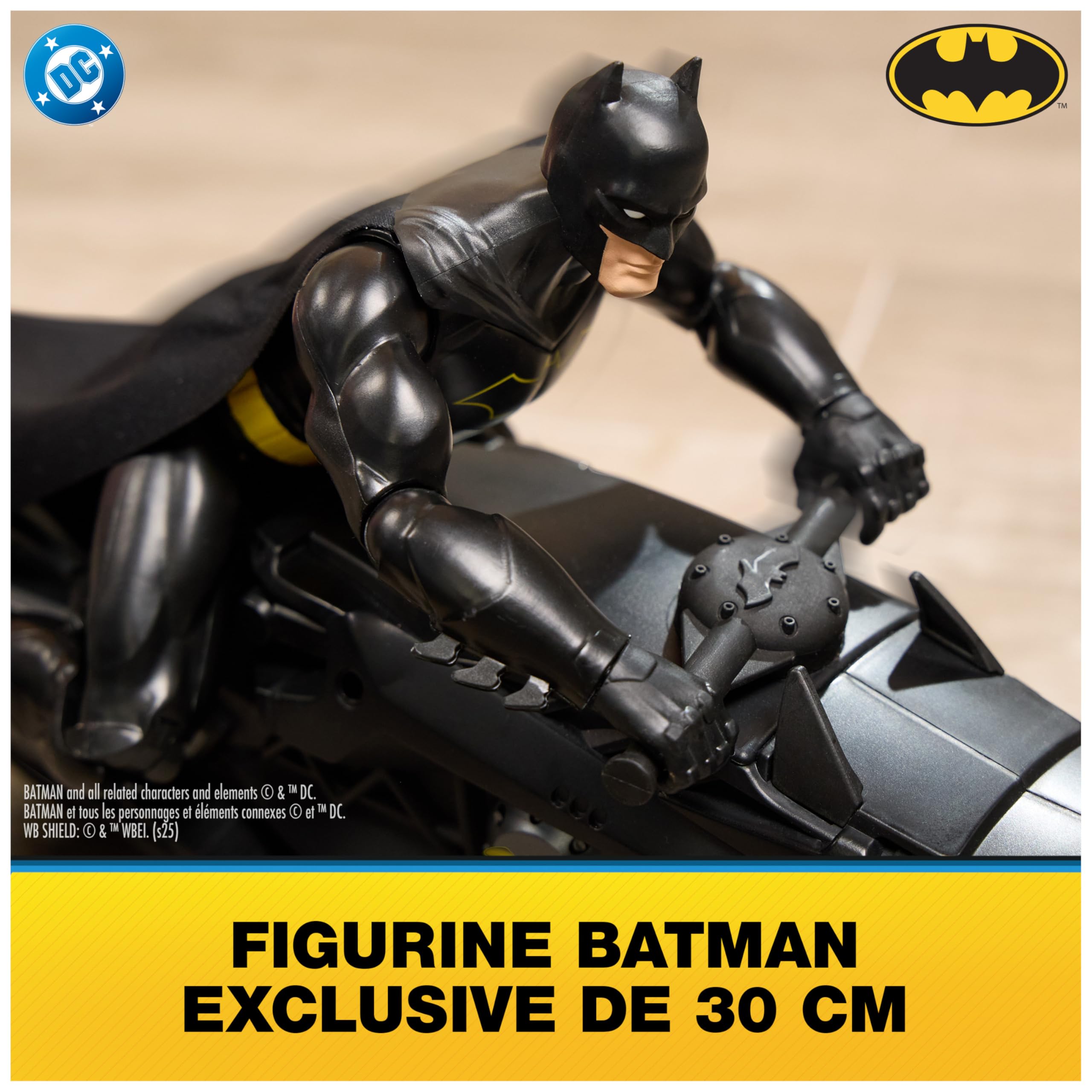 Spin Master DC Comics - Batcycle RC + Figurine Batman 30 Cm - Batman Figurine Articulée - Créez Vos Propres Combats Masqués - Super Héros - Jouet À Collectionner - Jouet Enfant 4 Ans Et +