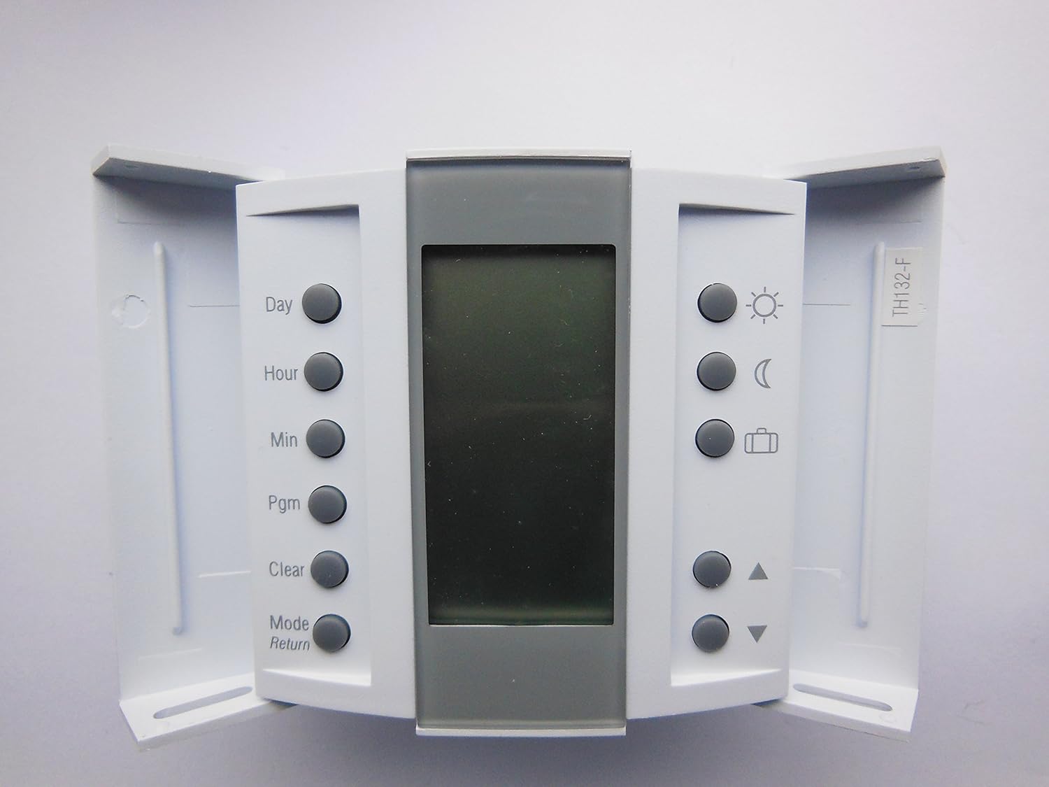 PROGRAMMABLE THERMOSTAT TH132 F230 Amazon.co.uk DIY & Tools