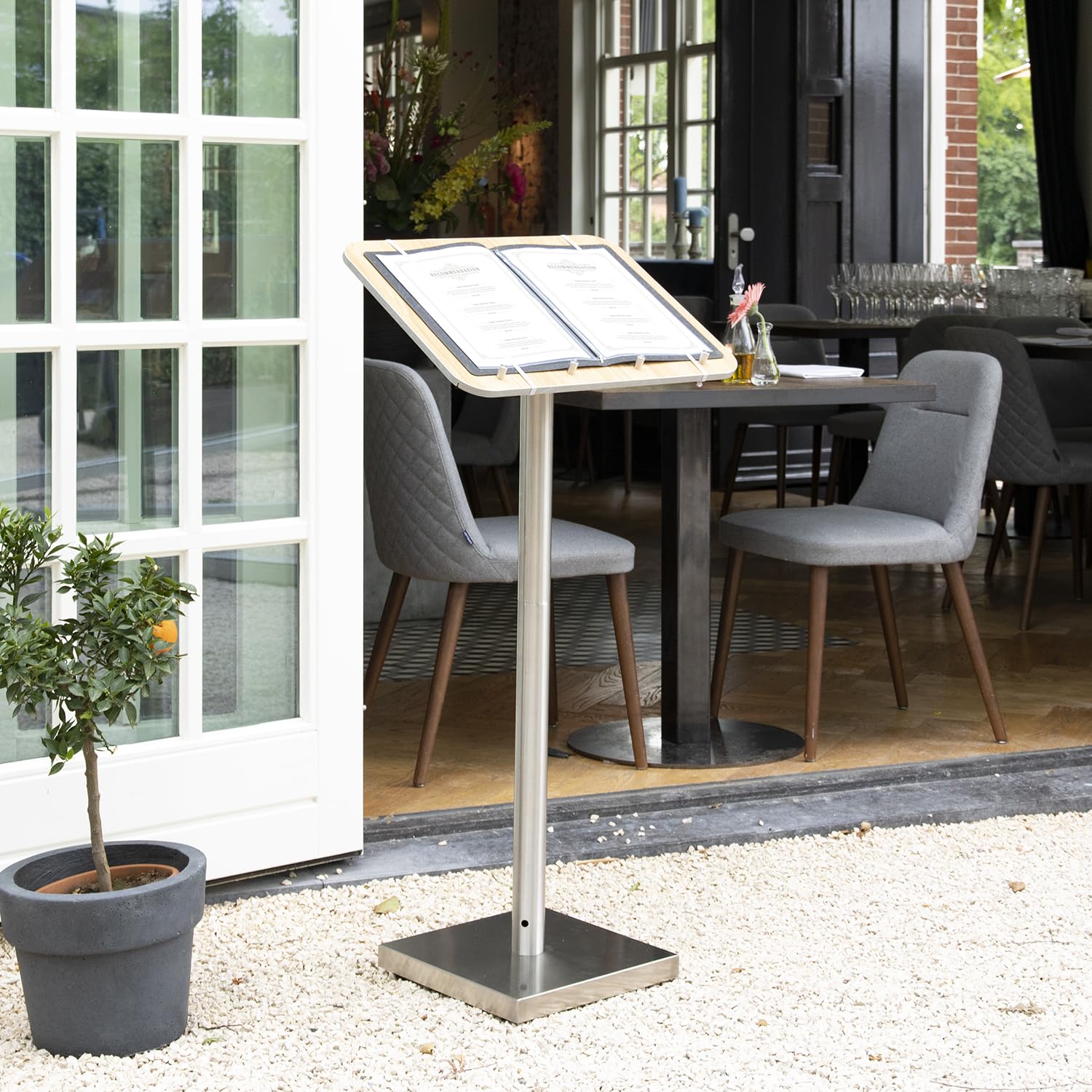 SECURIT - Leggio Porta Menu con Palo e Base - Per Caffè, Ristoranti, Bar, Negozi - Legno Laminato con Base in Acciaio Inox - Quattro Perni in Metallo e Elastici Inclusi - Teak