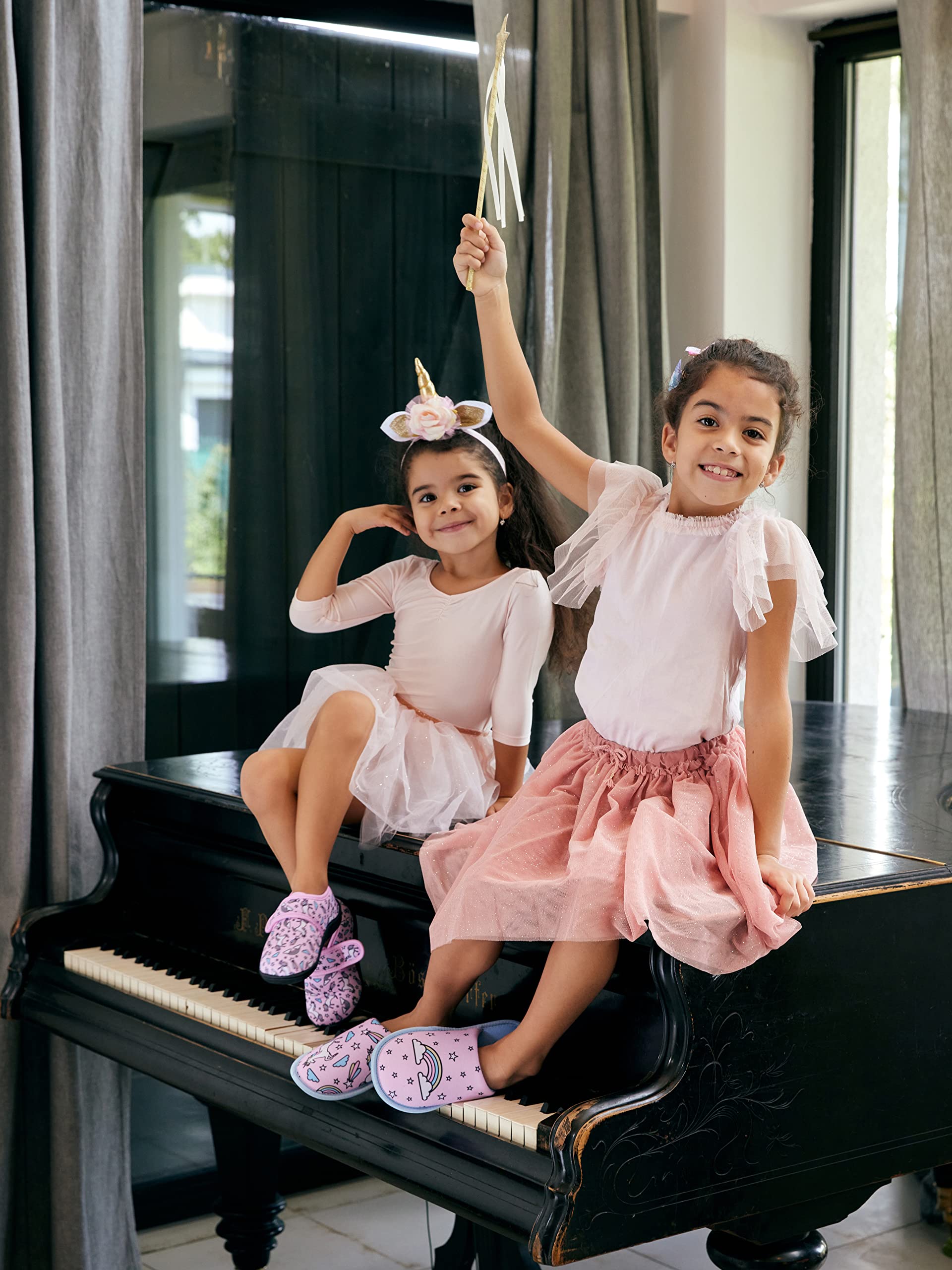Dedoles Pantofole Donna Uomo & Bambini Ciabatte Memory Foam con tanti Design Unicorno Gatti Caffè Musica Regalo