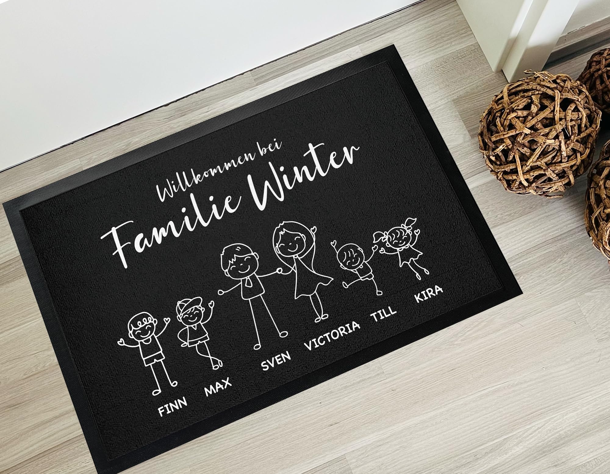 Fußmatten personalisiert Familie Namen Strichmännchen | Willkommen bei Familie Wunschtext bis 120cm | Türmatte Familie personalisiert | Geschenk Einzug, Umzug, Geburtstag (75x50cm)