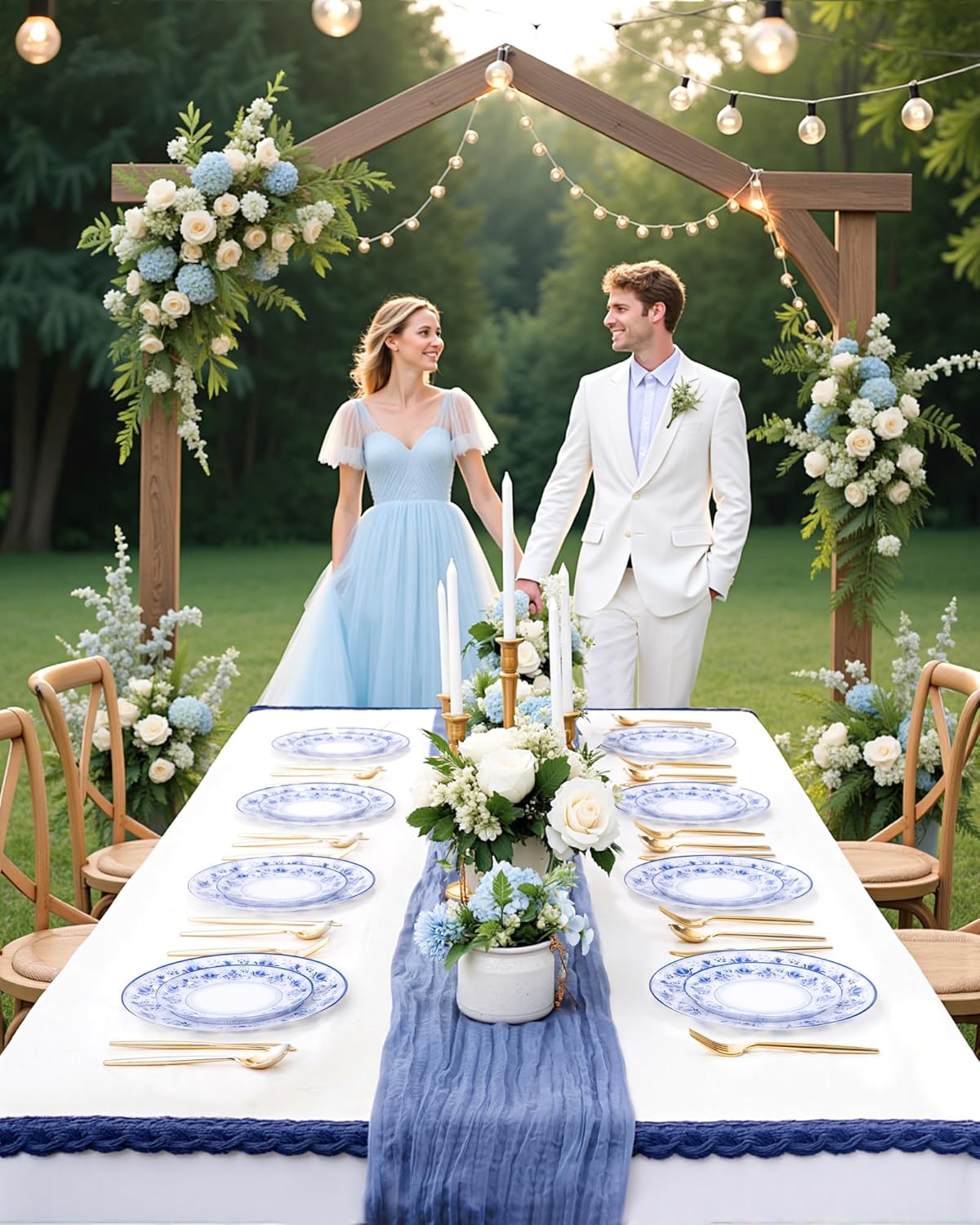 WONDERFUL 32pcs Blue Plastic Plates Blue and White Fancy Disposable Plates Floral Decorative Plate Disposable Heavy Duty for High-End Party Retro Decor