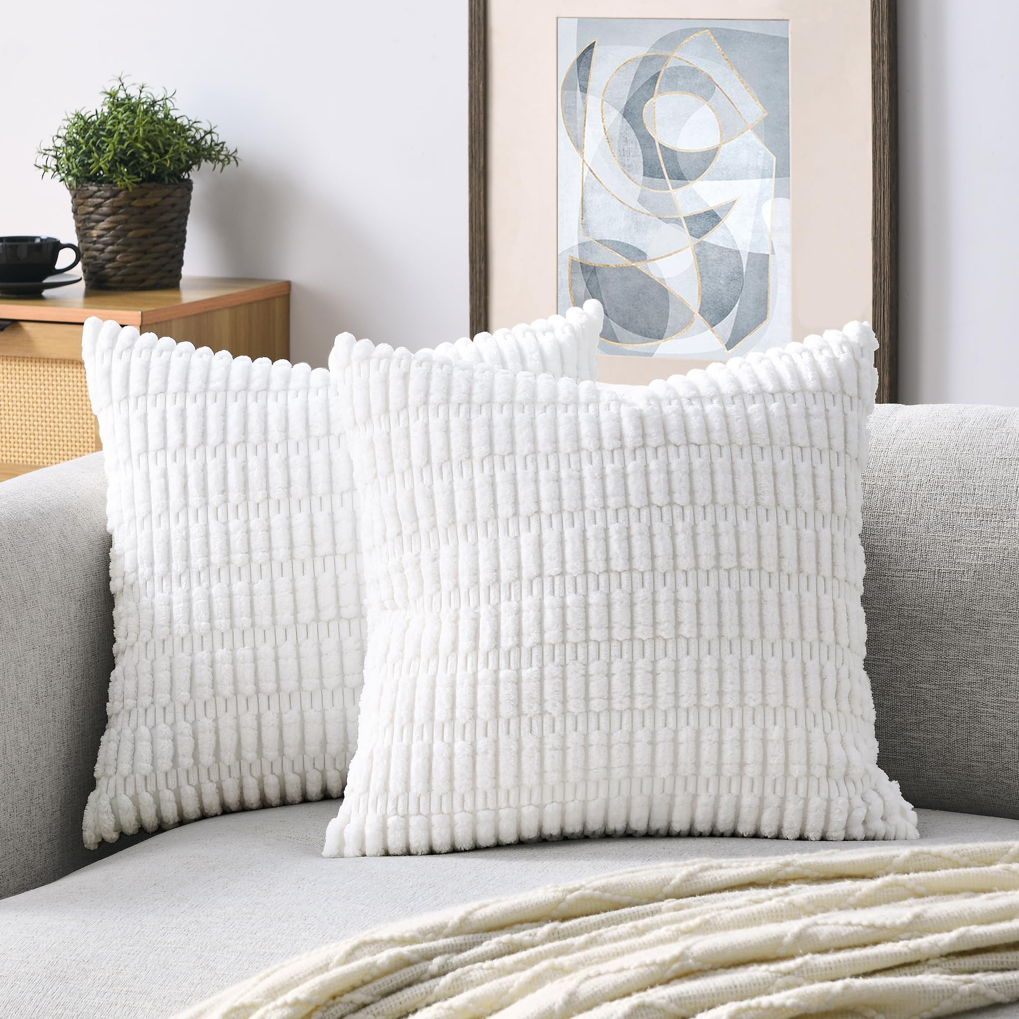 Set di 2 federe decorative 45 x 45 cm, cuscini per divano in ciniglia morbida e resistente, stile rustico, kaki chiaro | Leroy Merlin