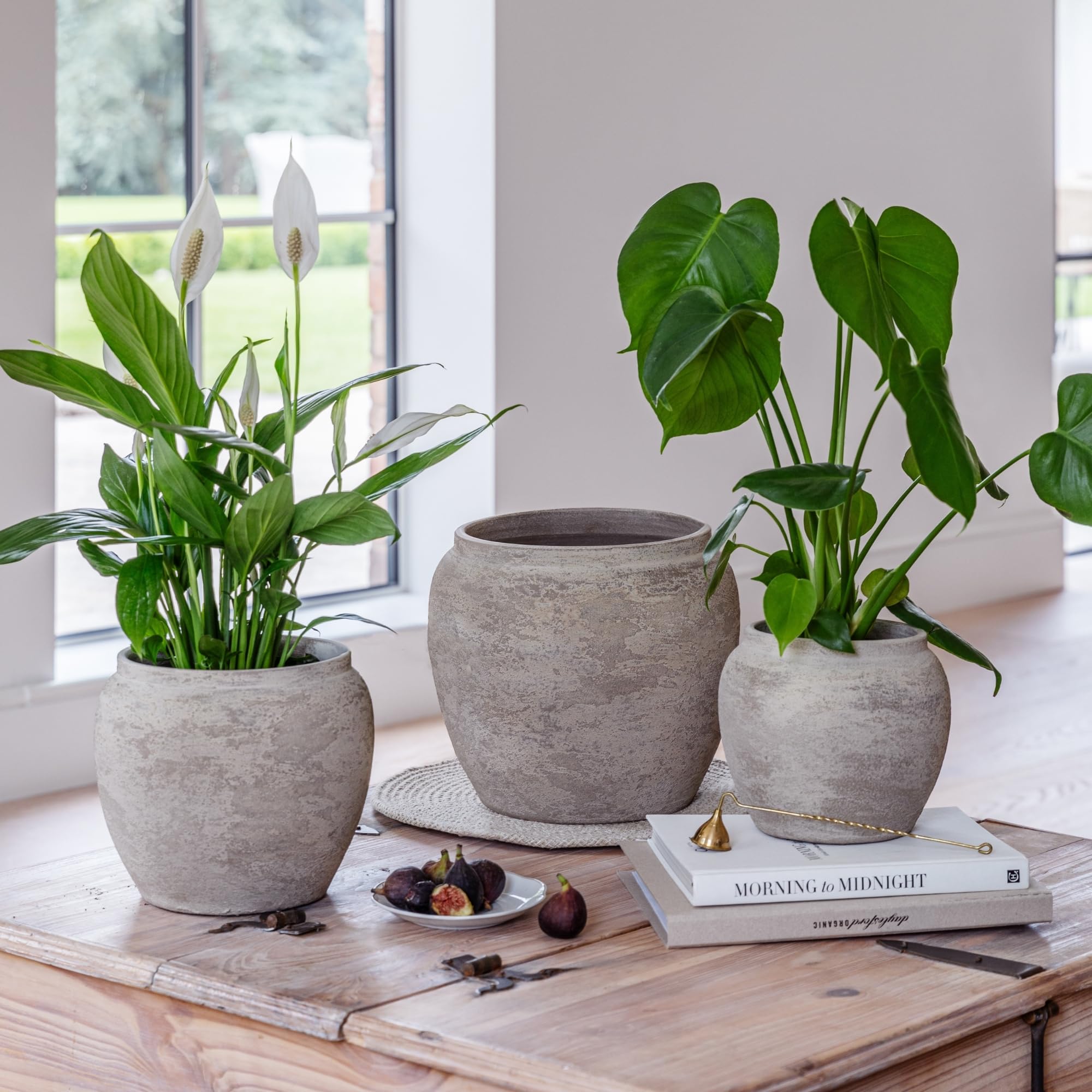 Ivyline Milos Round Planter H29cm D26cm Grey