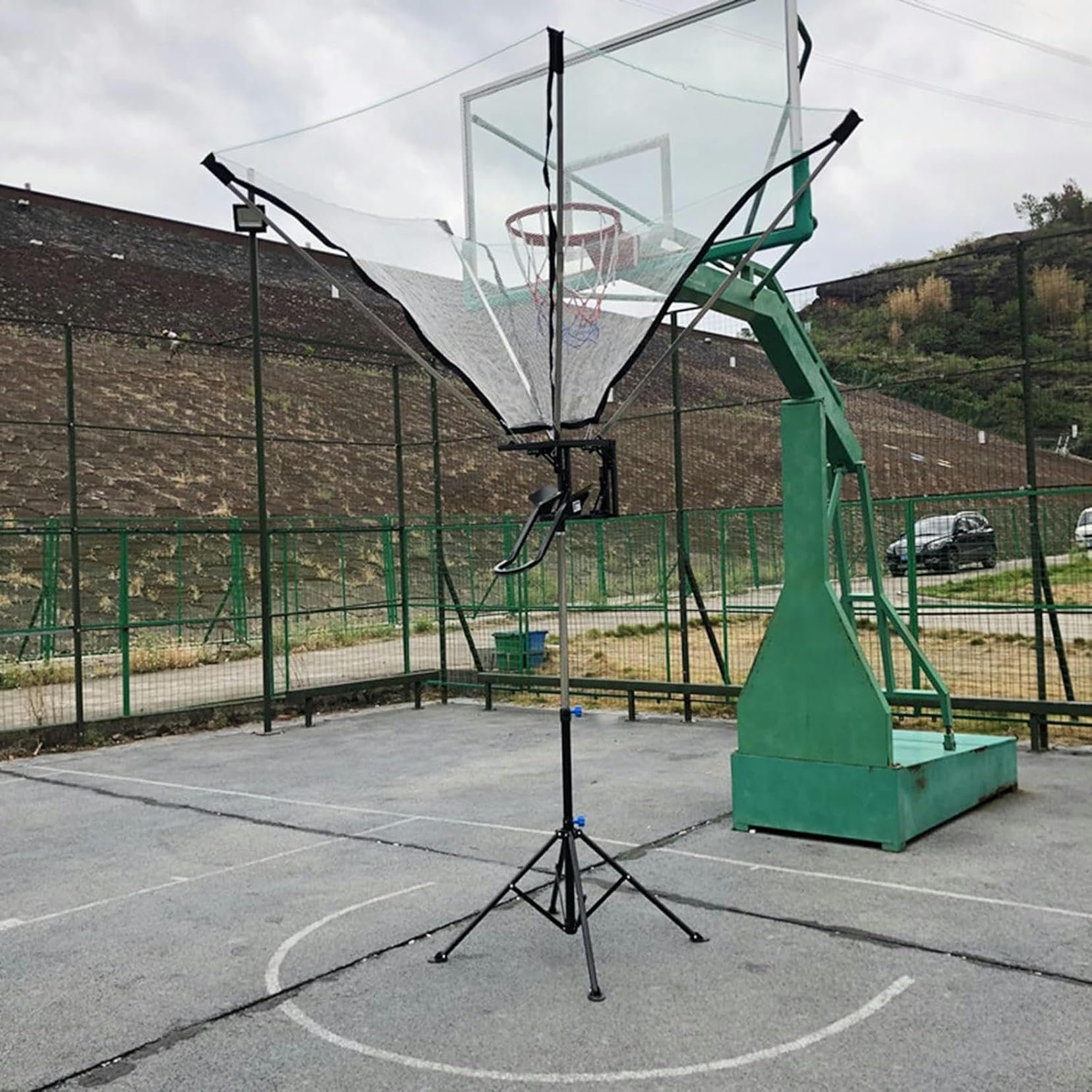 Attachement de basket-ball pour s'entraîner seul dans son jardin ou au gymnase