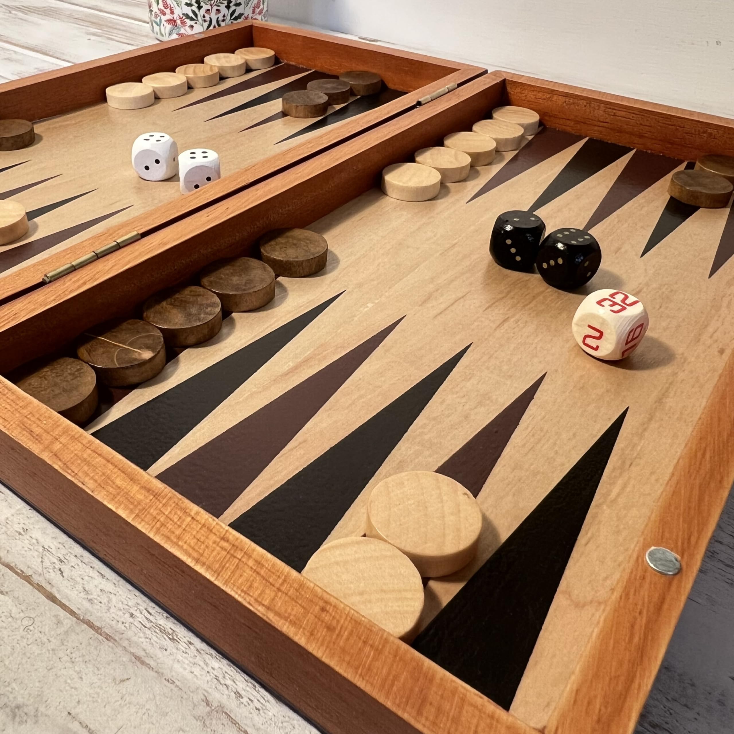 バックギャモン Amazon.com: WOODEN INLAID BACKGAMMON SET 30cm x 18cm| Classic