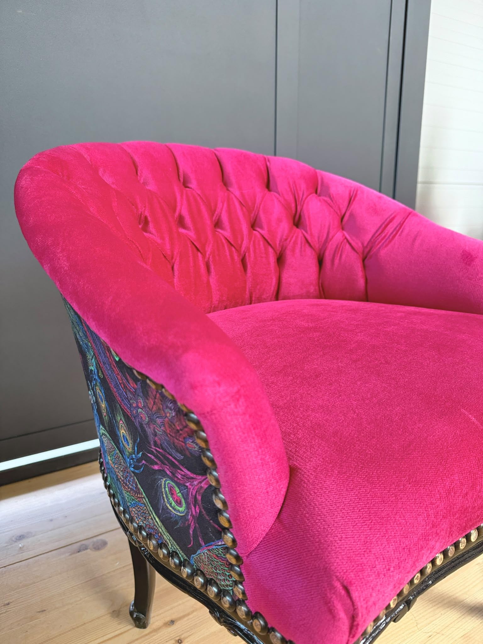 CasAmin Fauteuil à cocktail baroque rose vif, chaise de bar nostalgique, velours touffeté
