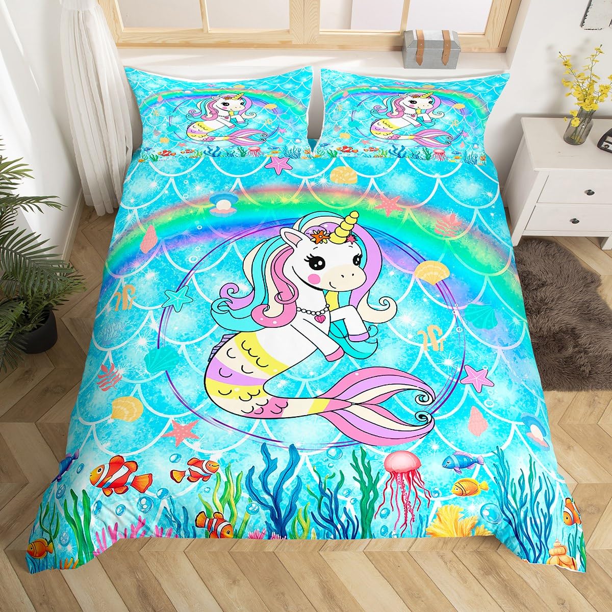 Chambre de fille féerique avec la housse de couette sirène et licorne bleue