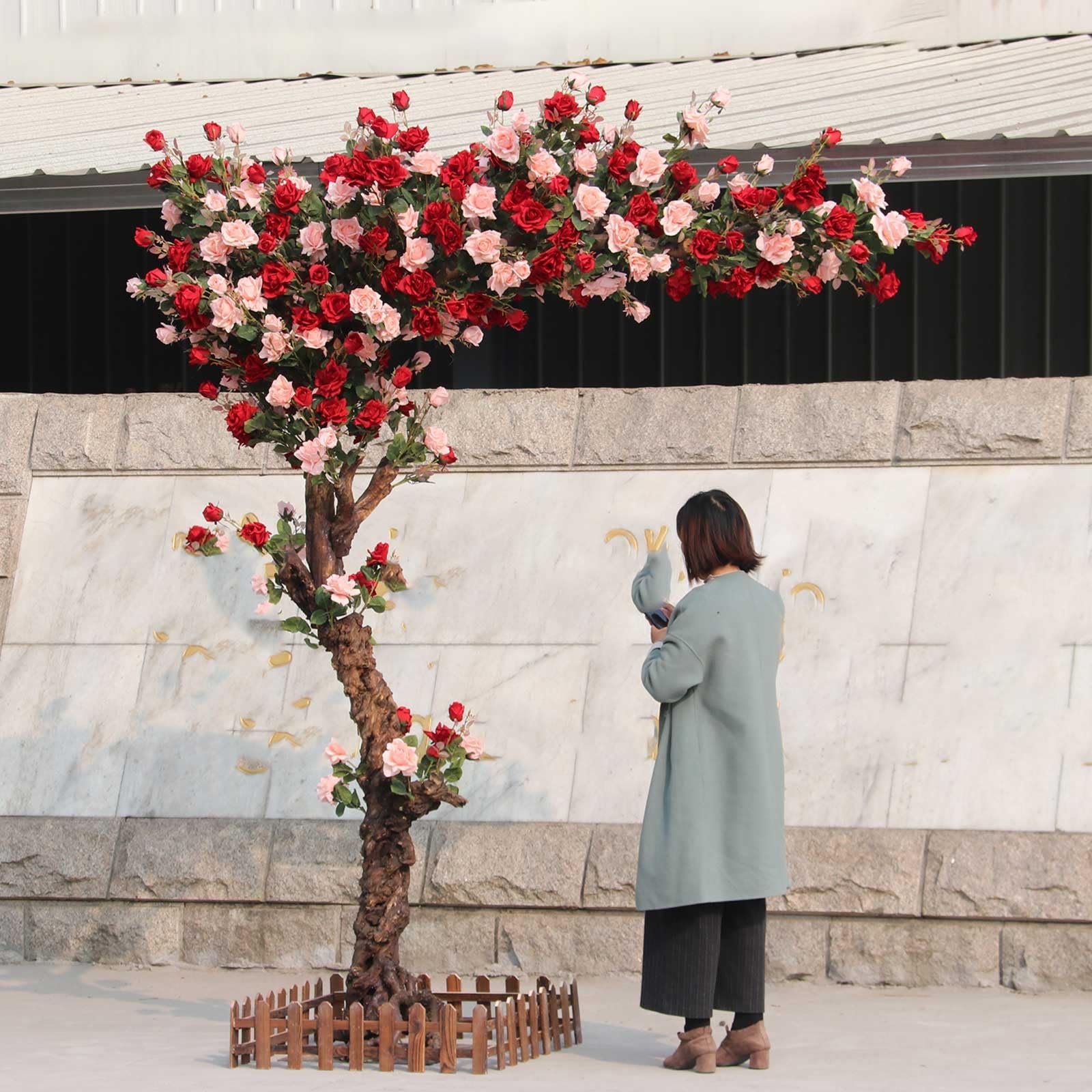 KIBONCY Red pink Artificial Rose Tree, Lifelike Floor Standing Wishing Fake Flower, Simulation Camellia Hydrangea Ornament for Outdoor Hotel Store Window Rockery Scene Decoration(3x2m)
