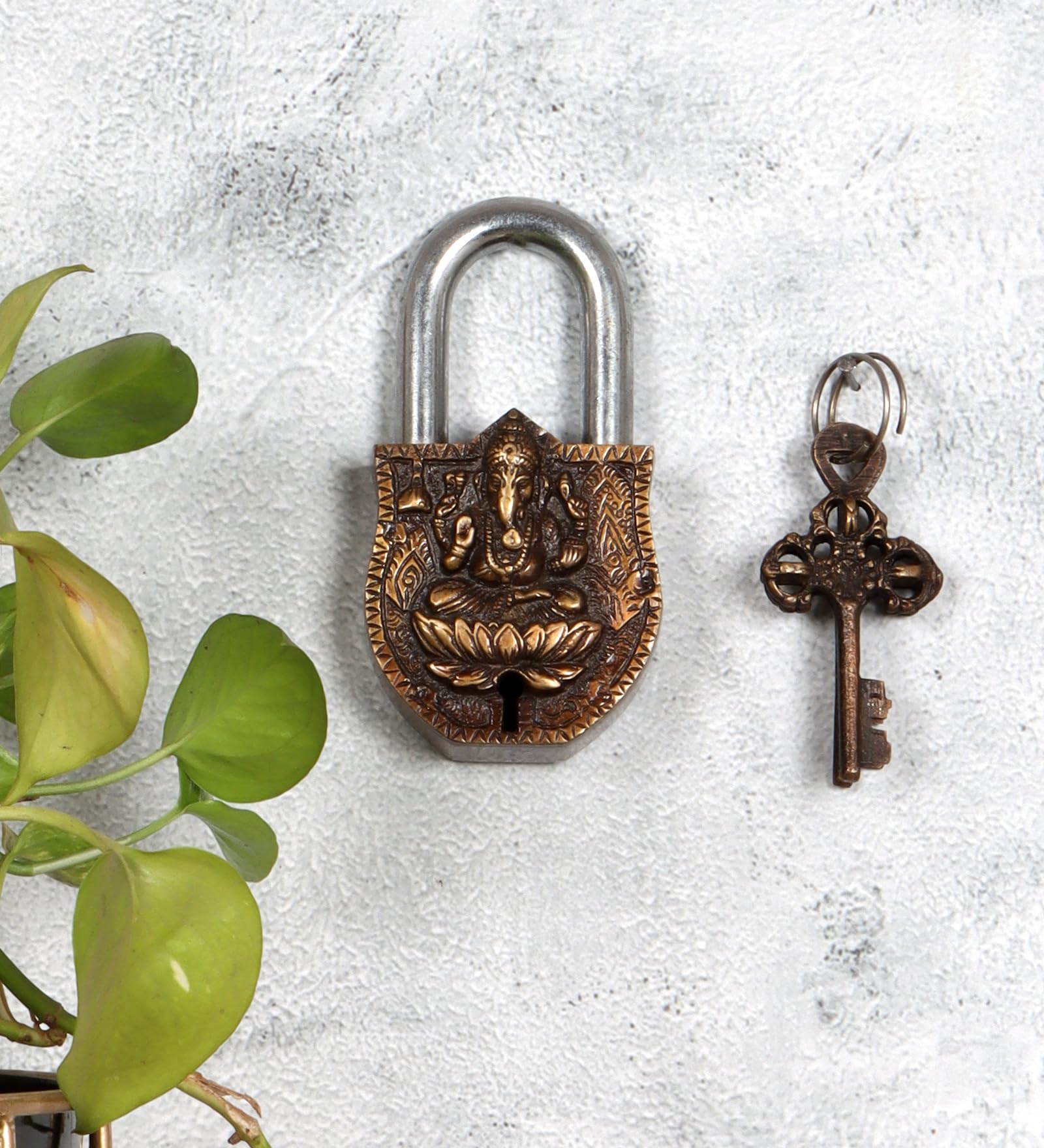 Two Moustaches Ganesha Design Functional Brass Lock with 2 Keys, Golden — Amazon image 5