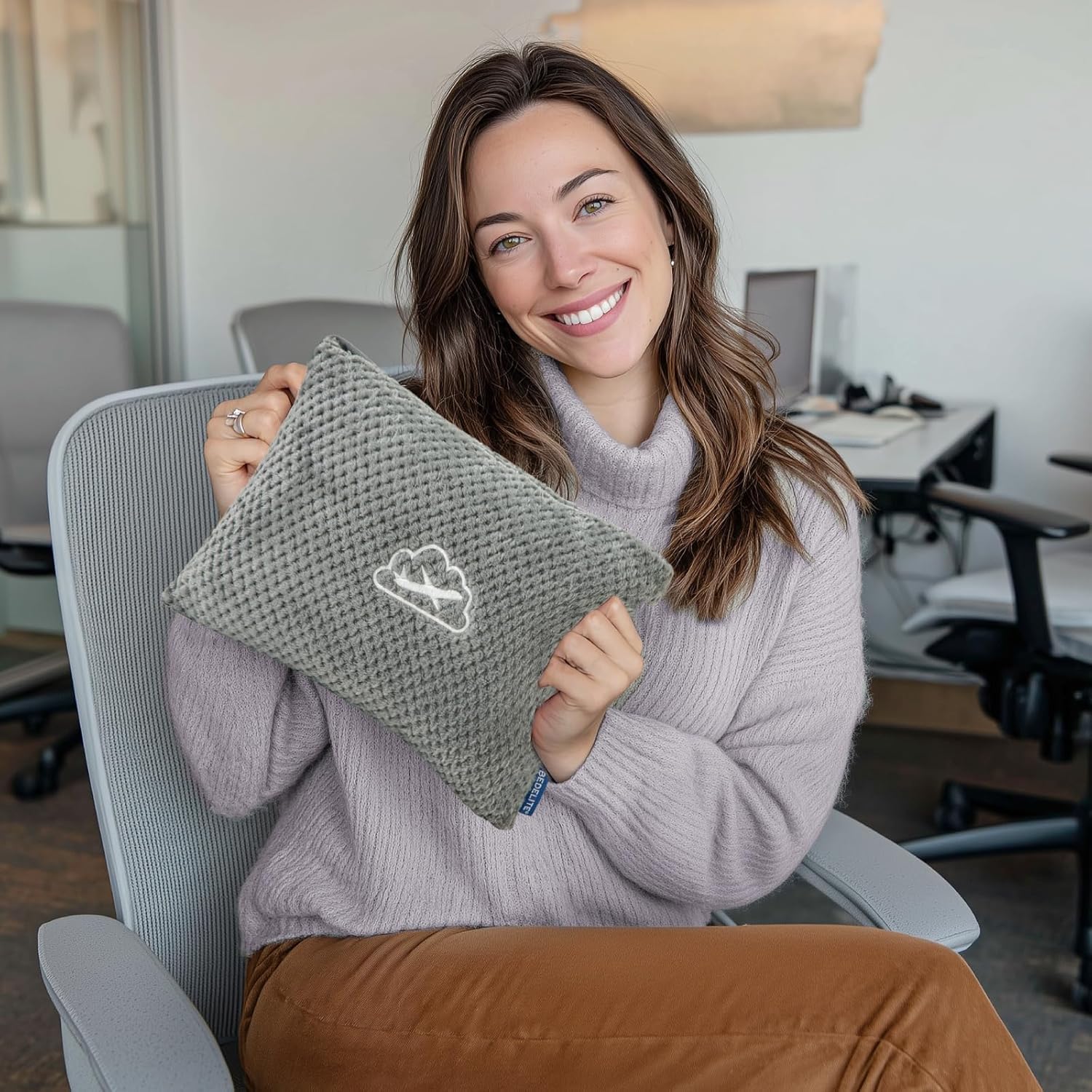 BEDELITE Travel Blanket with Bag, Ultra-Soft Jacquard Fleece Blanket with Luggage Sleeve & Backpack Clip, Airplane Blanket Travel Essentials, Grey - Image 2