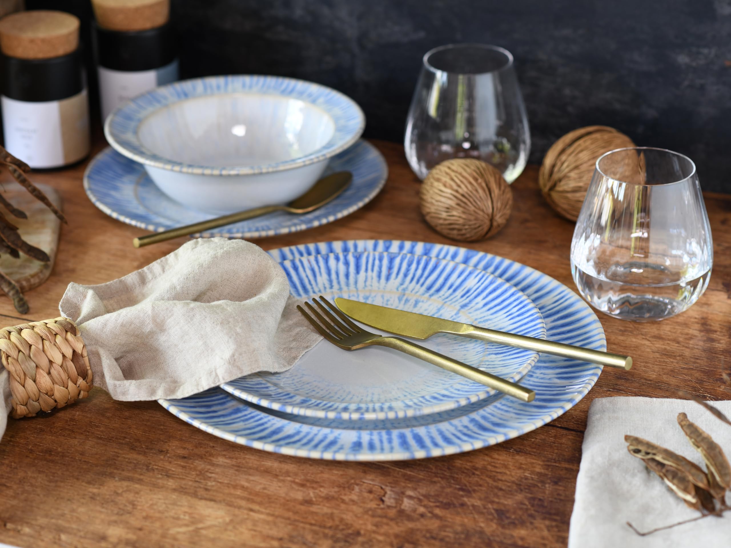 Creatable, 23717, Serie Rondo Summertime, 12-teiliges Geschirrset für 4 Personen, Teller Set aus Steinzeug, spülmaschinen- und mikrowellengeeignet, Made in Portugal