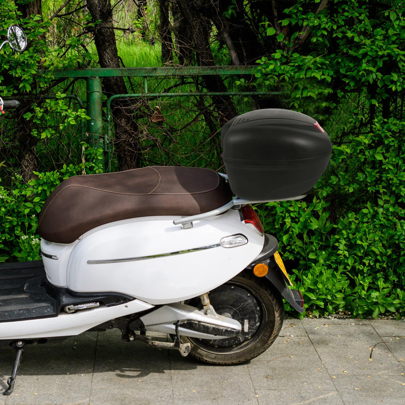 Bauletto per Moto Nero in Plastica Design Riflettente e Capacità Spaziosa, Resistente All'acqua e Usura, per Scooter e Motociclette