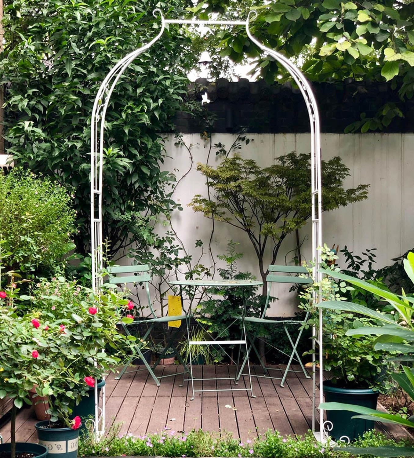 Tonnelle de jardin en métal blanc pour tuteurer vigne