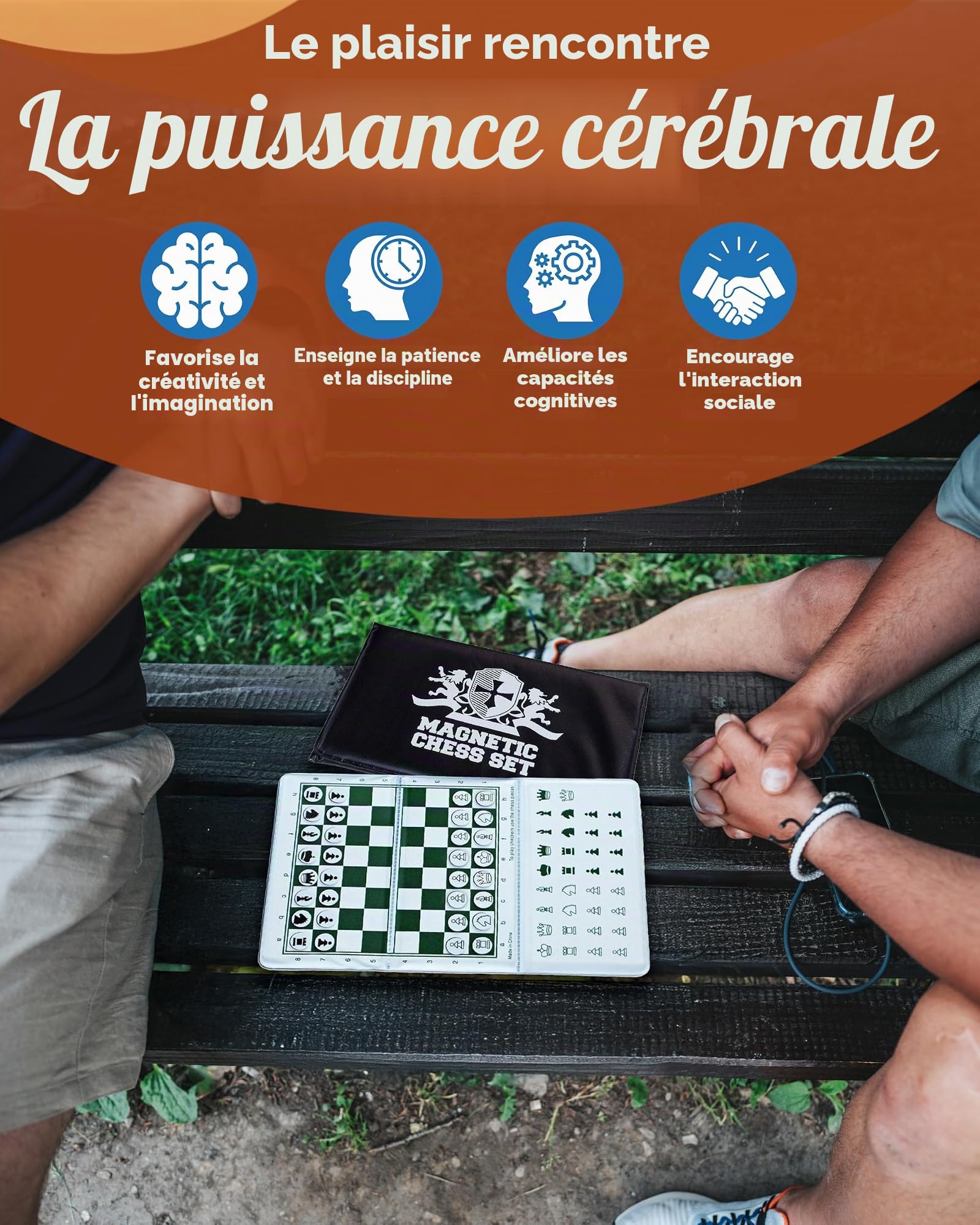 WE Games Mini jeu d'échecs de voyage magnétique – Planche pliable de 15,2 cm avec pièces en vinyle durable et reines supplémentaires – Jeu d'échecs magnétique intérieur et extérieur – Logo blanc