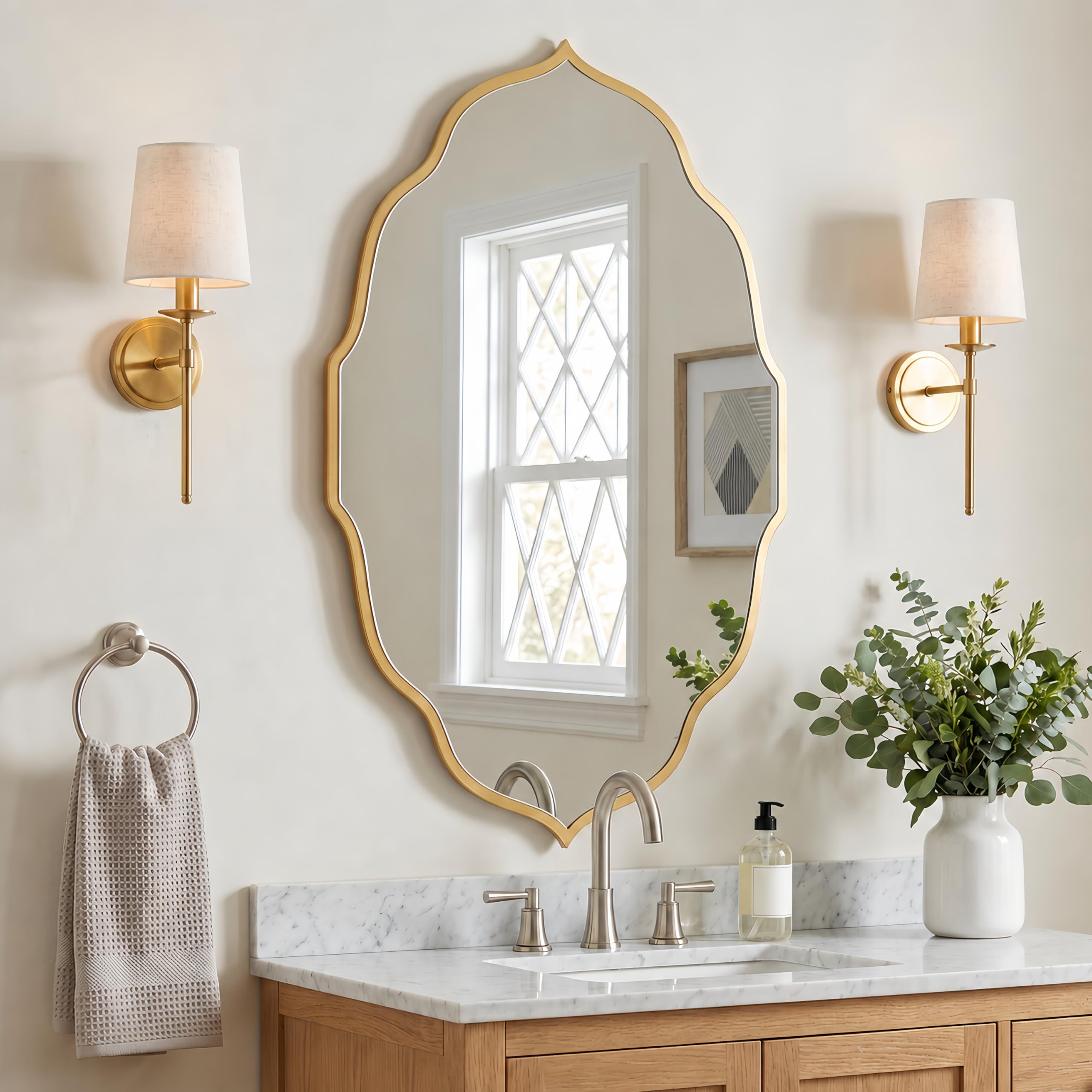 PERFNIQUE Espejo de pared dorado, 81 x 51 cm, espejo ovalado ondulado para baño, espejo decorativo grande para entrada, dormitorio y sala de estar, colgar o inclinar