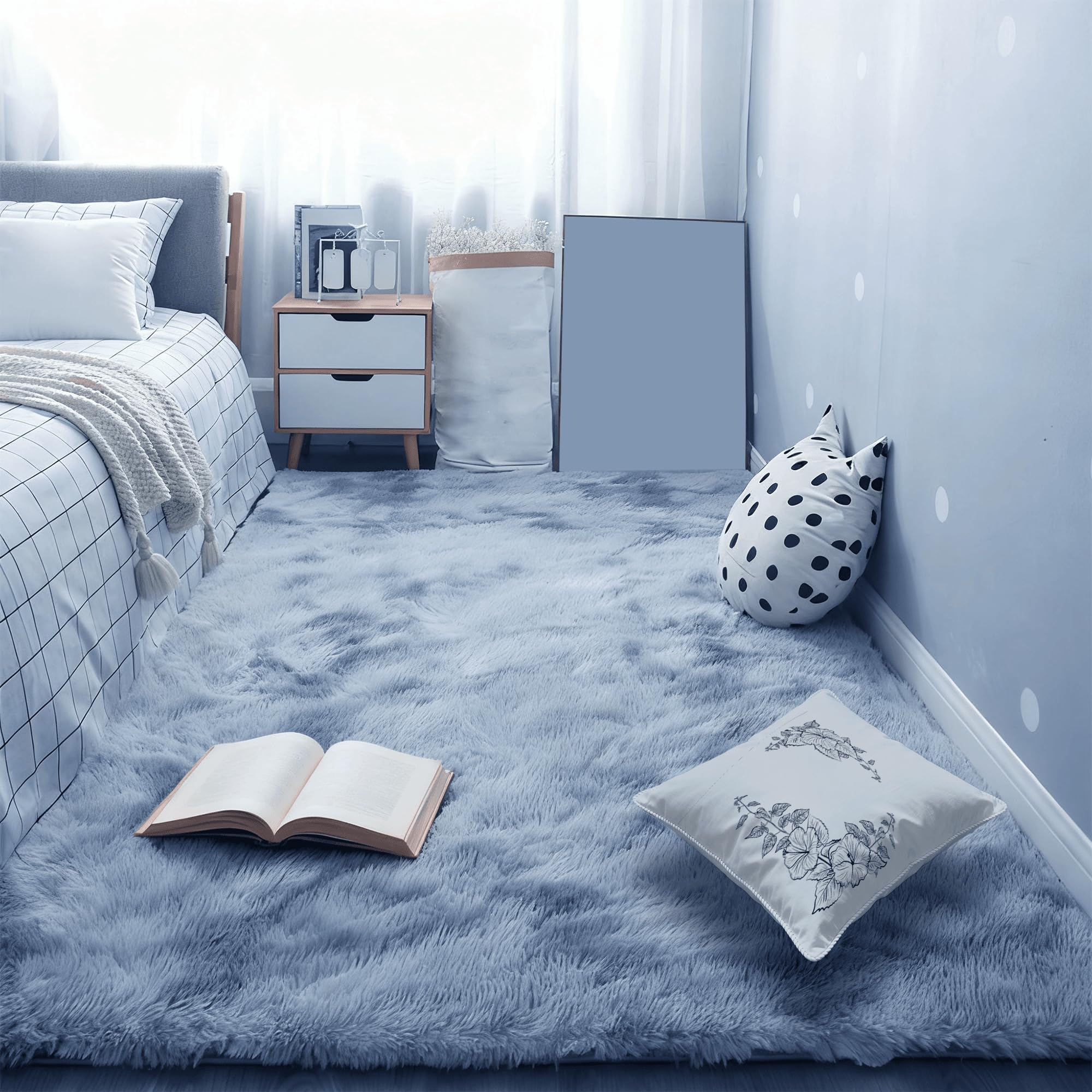 Tapis de salon lavable et moelleux gris clair à poils longs anti-glisse