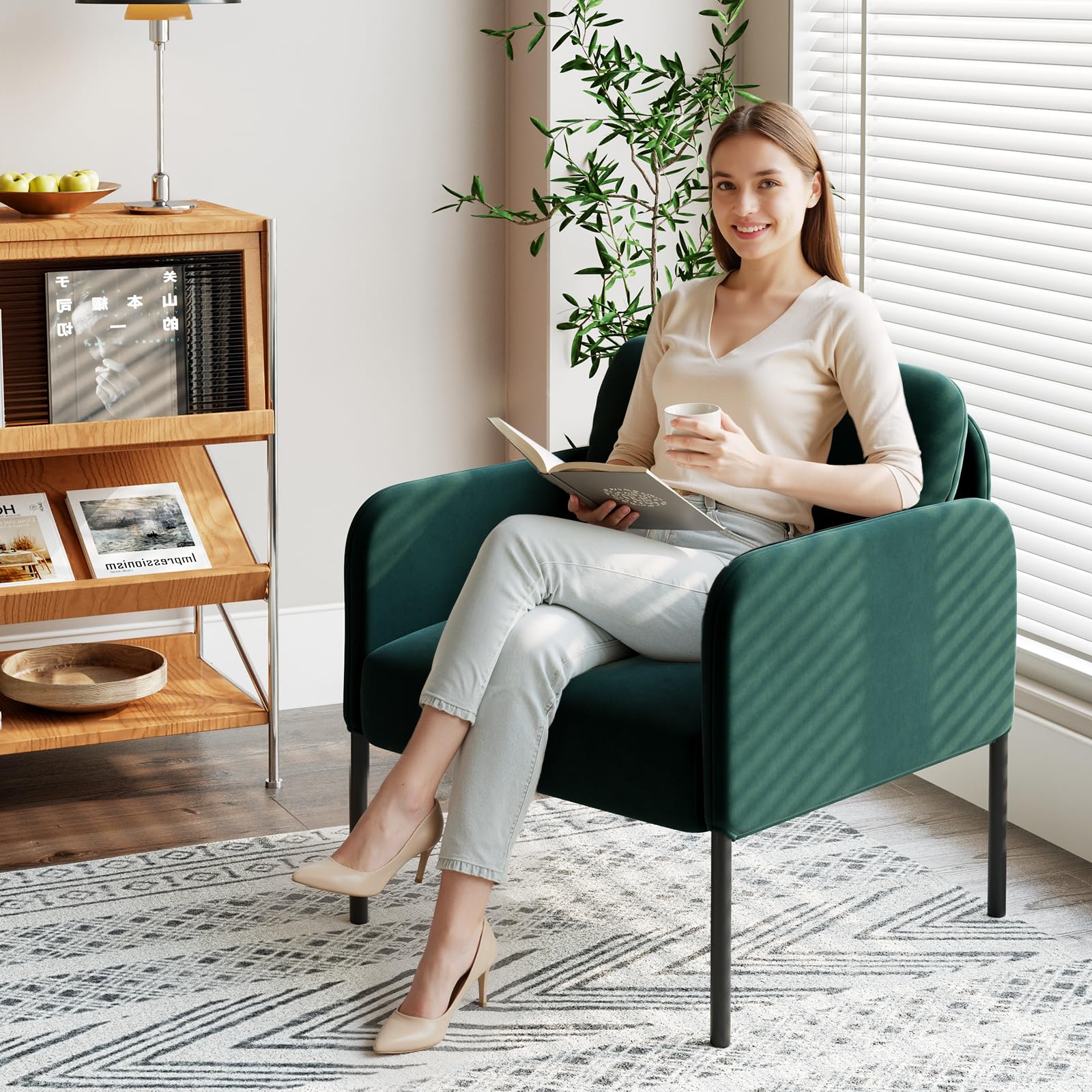 COLAMY Gepolsterter Ohrensessel 2er Set aus Samt – Moderner Lounge-Sessel mit weicher Rückenlehne, Komfortabler Sessel für Wohnzimmer, Schlafzimmer, Apartment & Leseecke, Grün